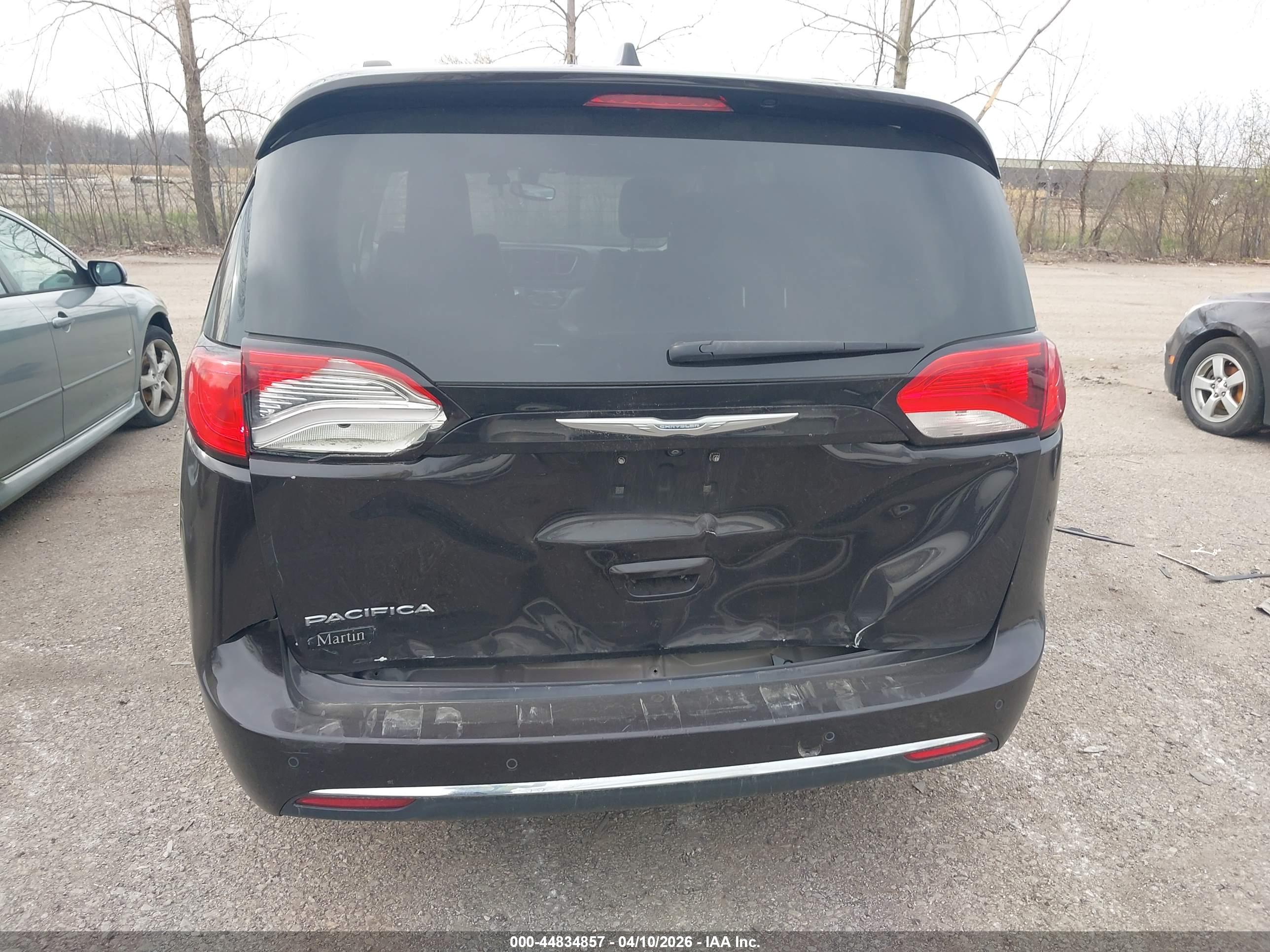 CHRYSLER PACIFICA image 6