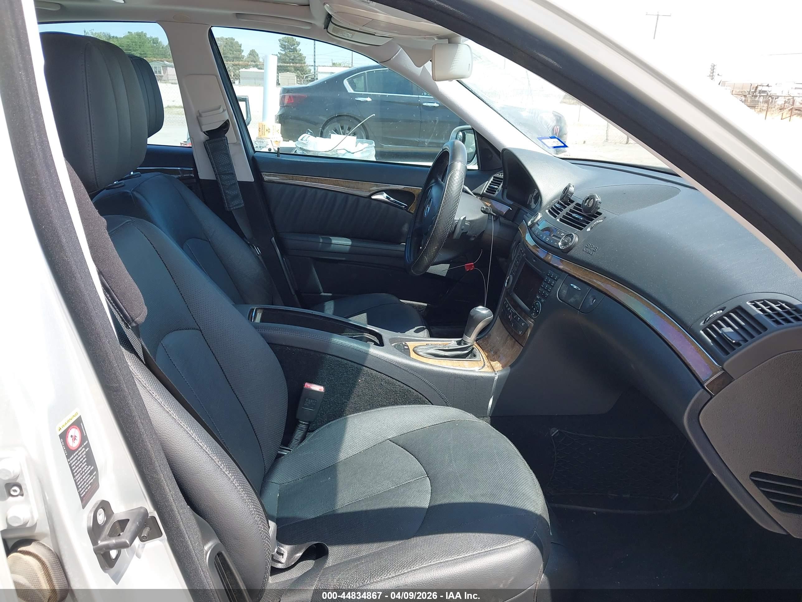 MERCEDES-BENZ E image 5