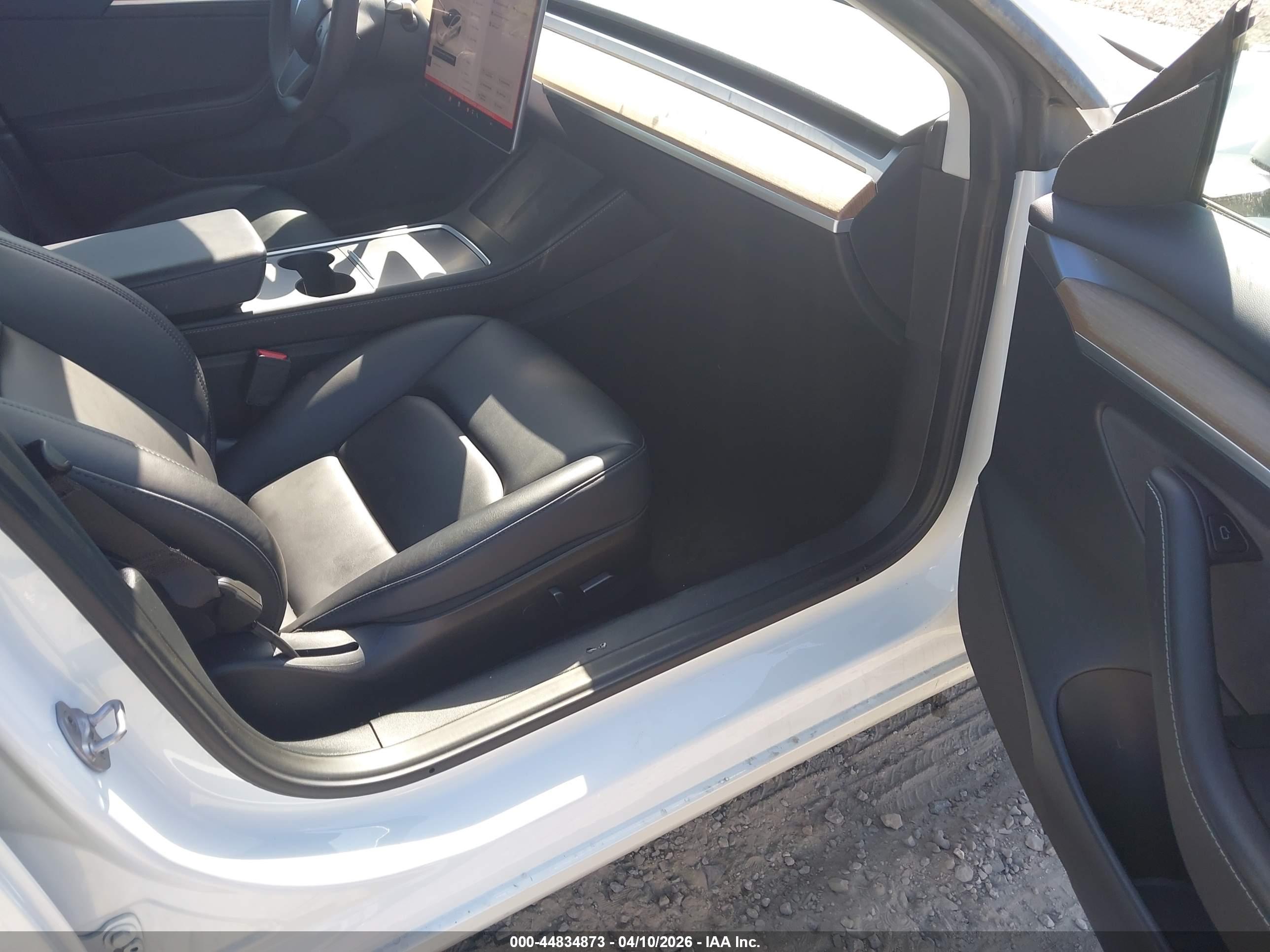 TESLA MODEL image 5