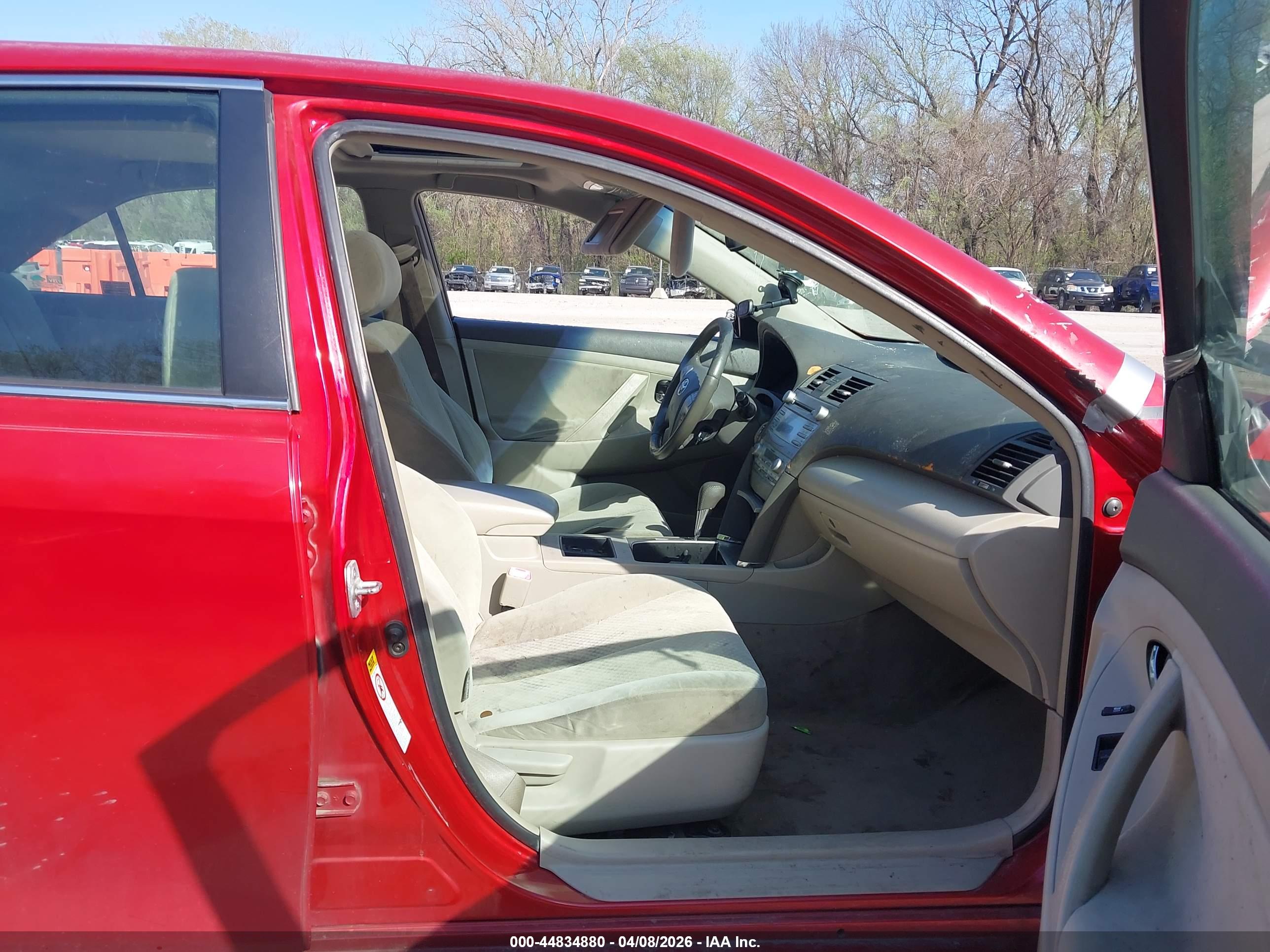 TOYOTA CAMRY image 5