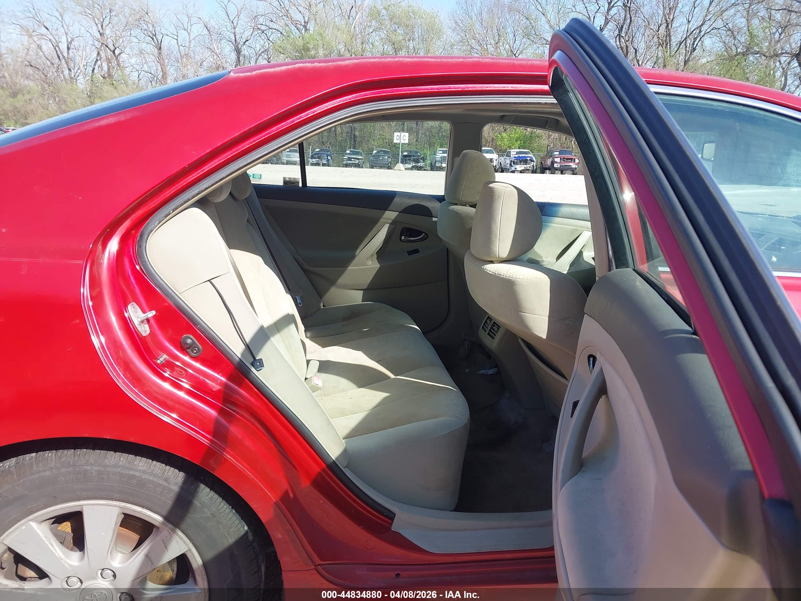 TOYOTA CAMRY image 8