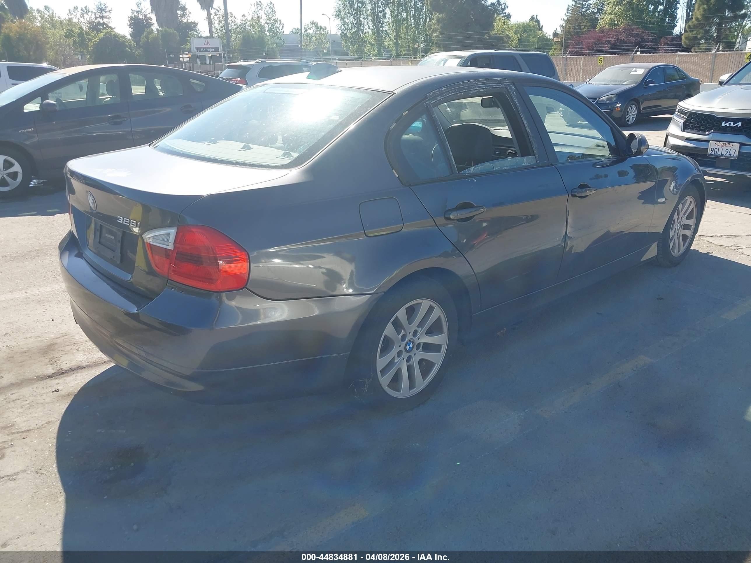 BMW 328I image 4