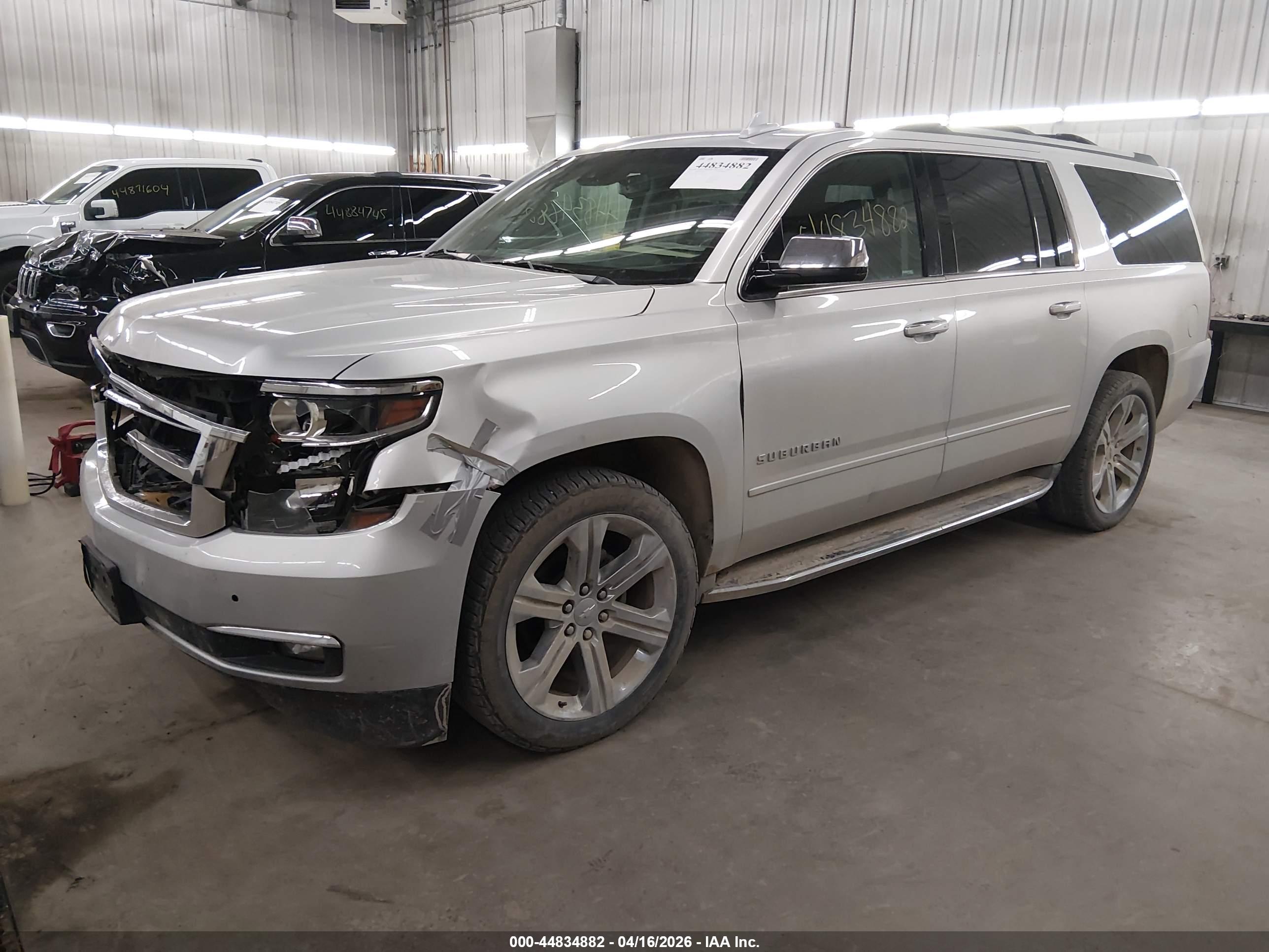 CHEVROLET SUBURBAN image 2