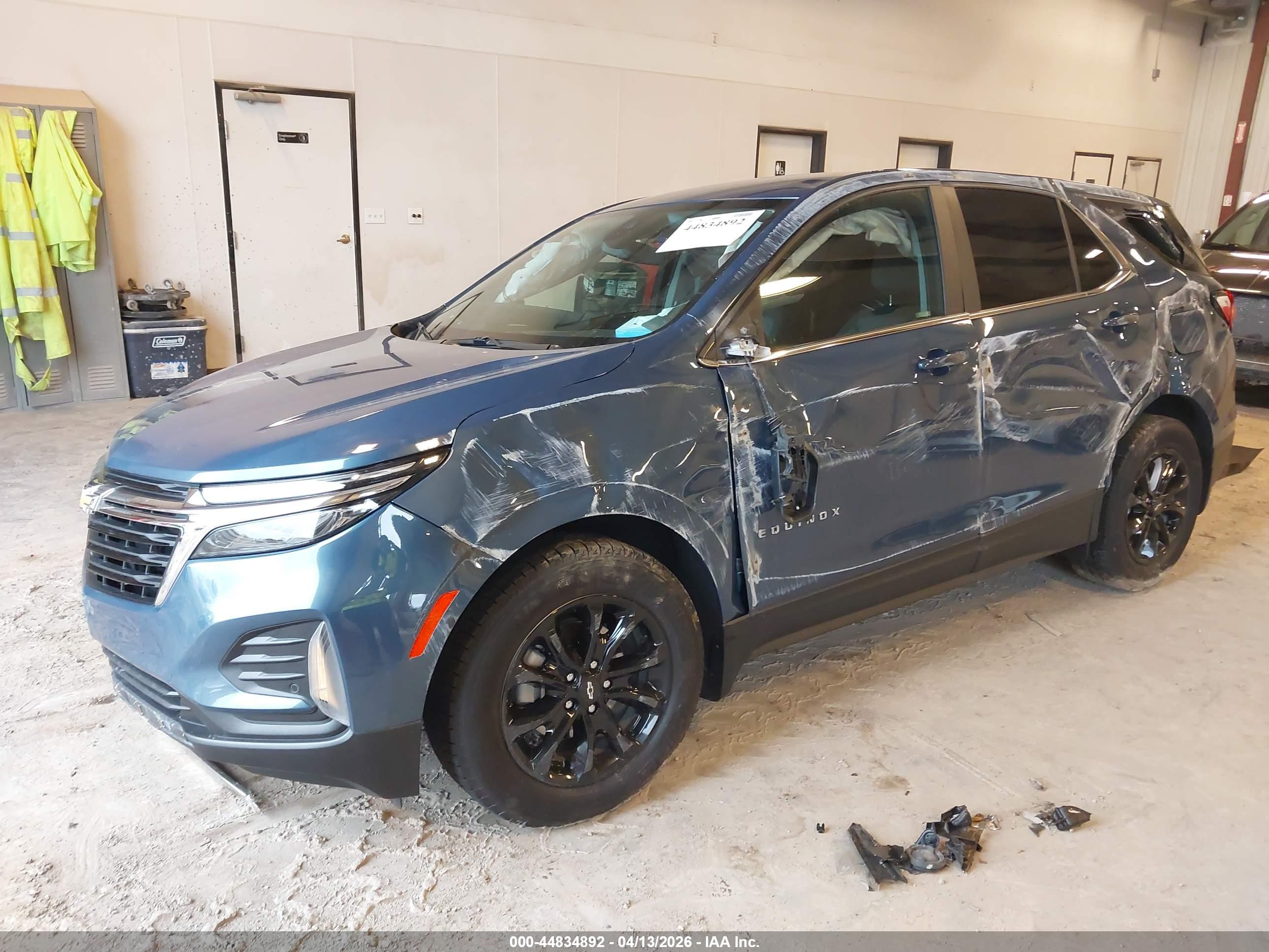CHEVROLET EQUINOX image 2