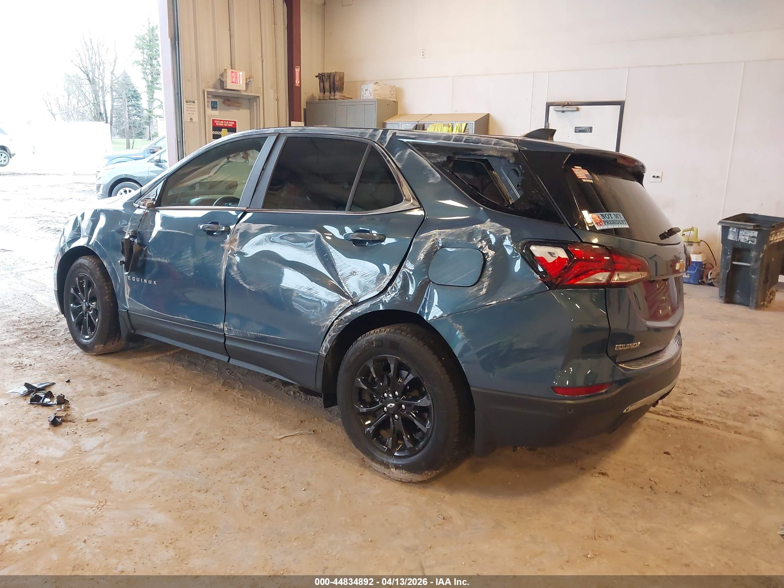 CHEVROLET EQUINOX image 3