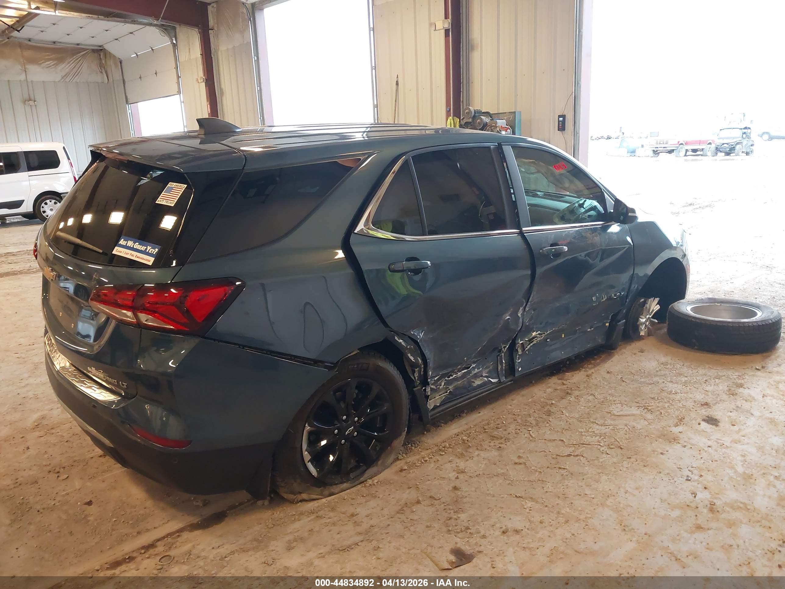 CHEVROLET EQUINOX image 4
