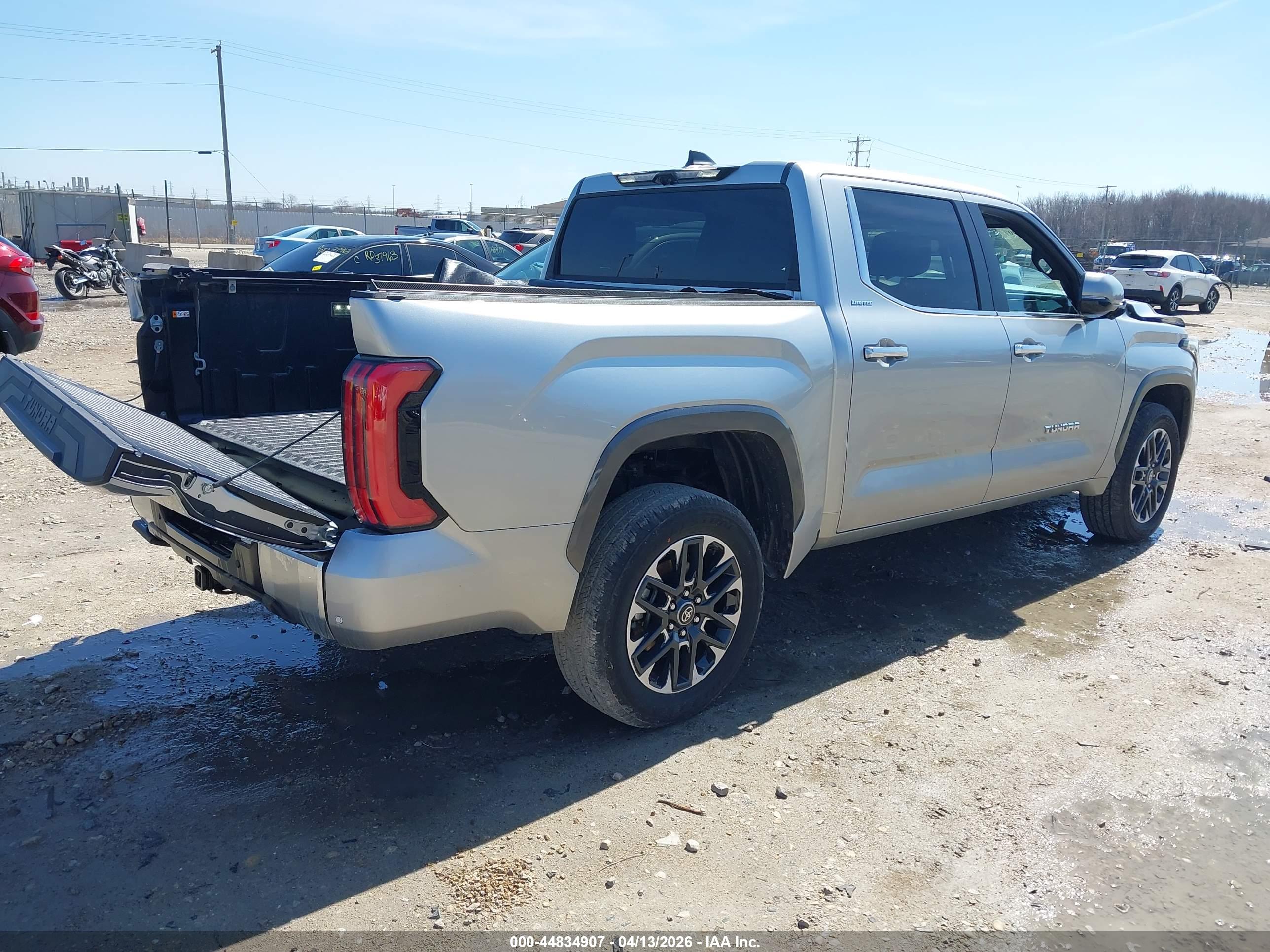 TOYOTA TUNDRA image 4