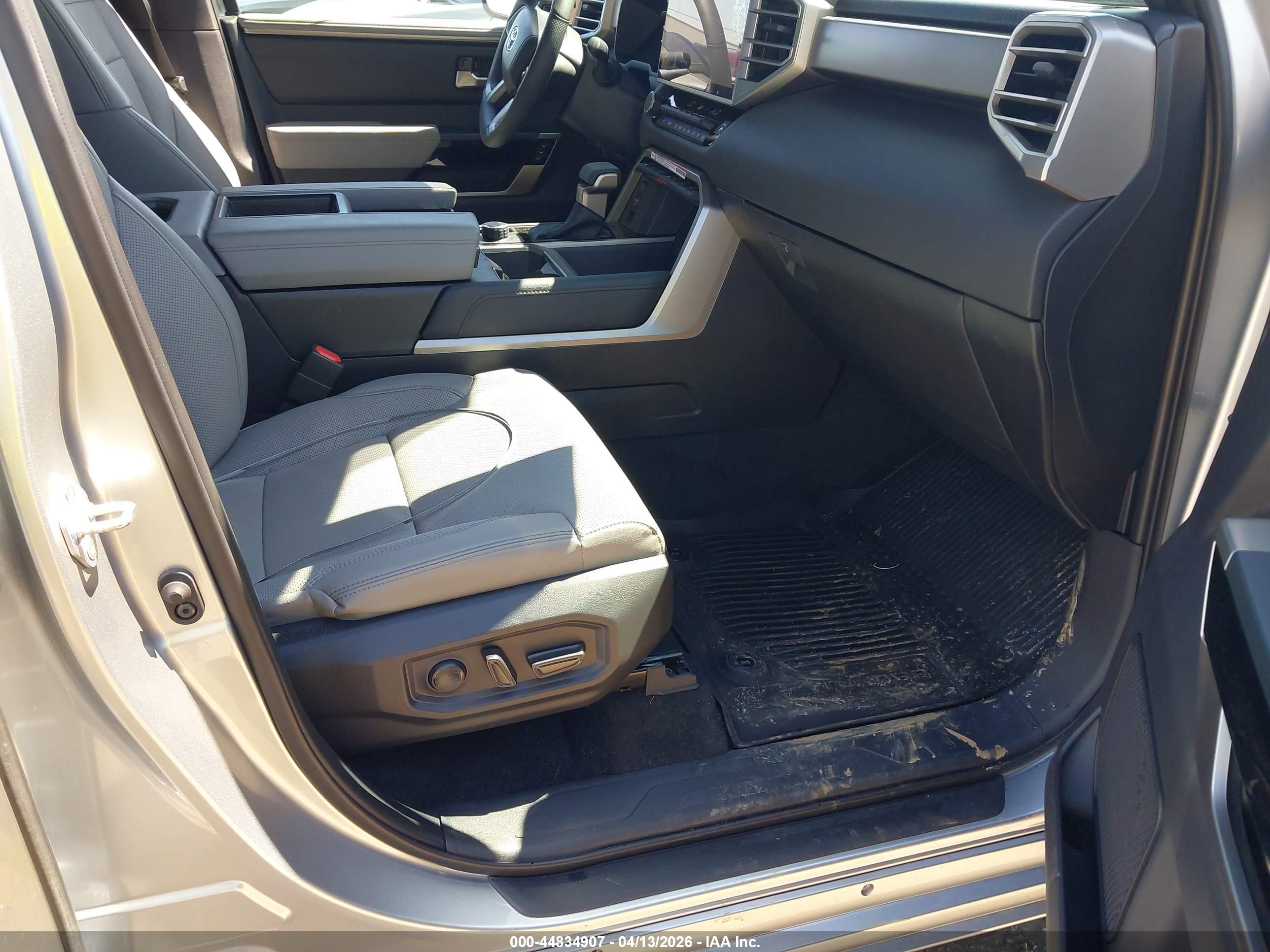 TOYOTA TUNDRA image 5