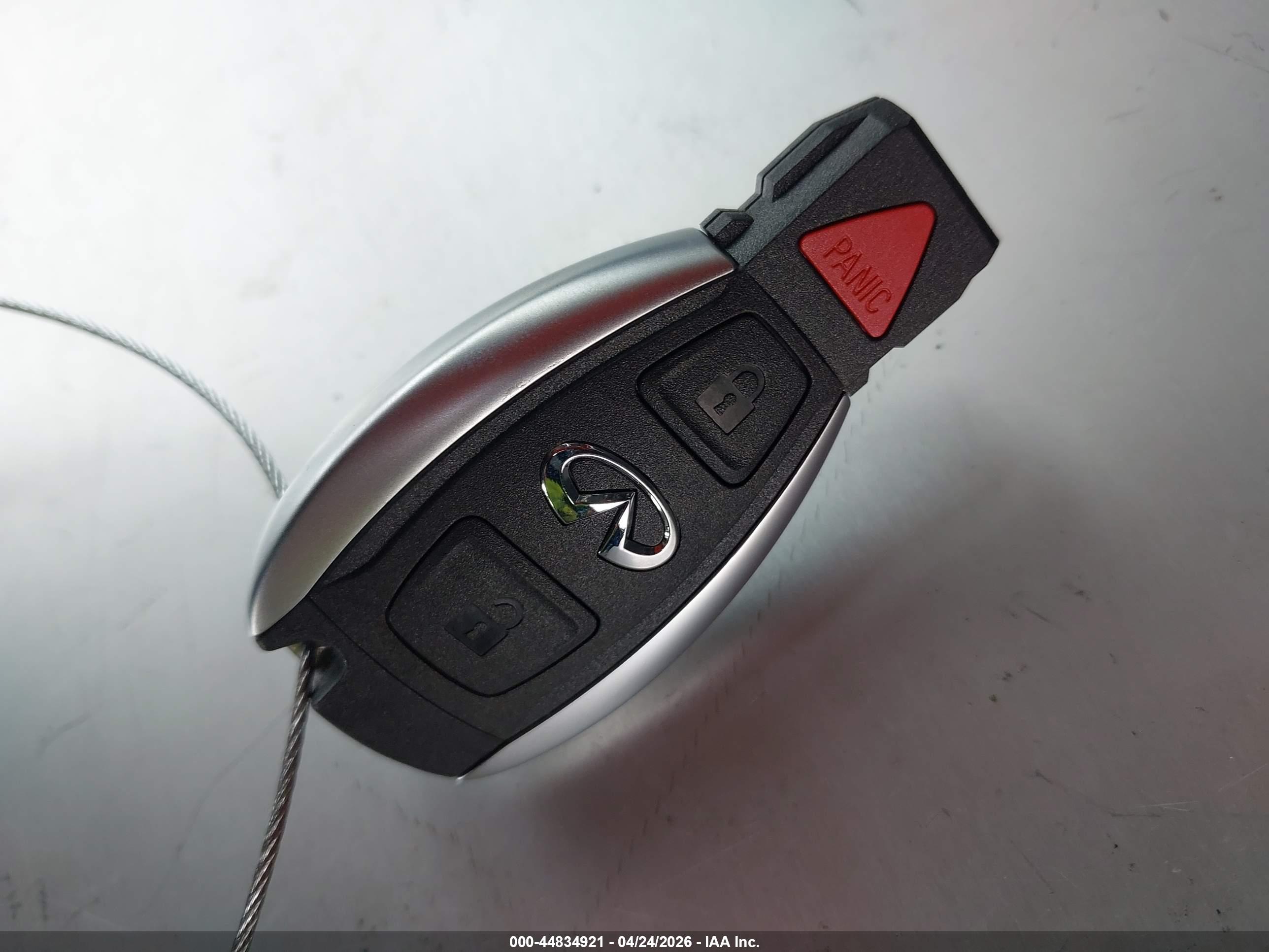INFINITI QX30 image 11
