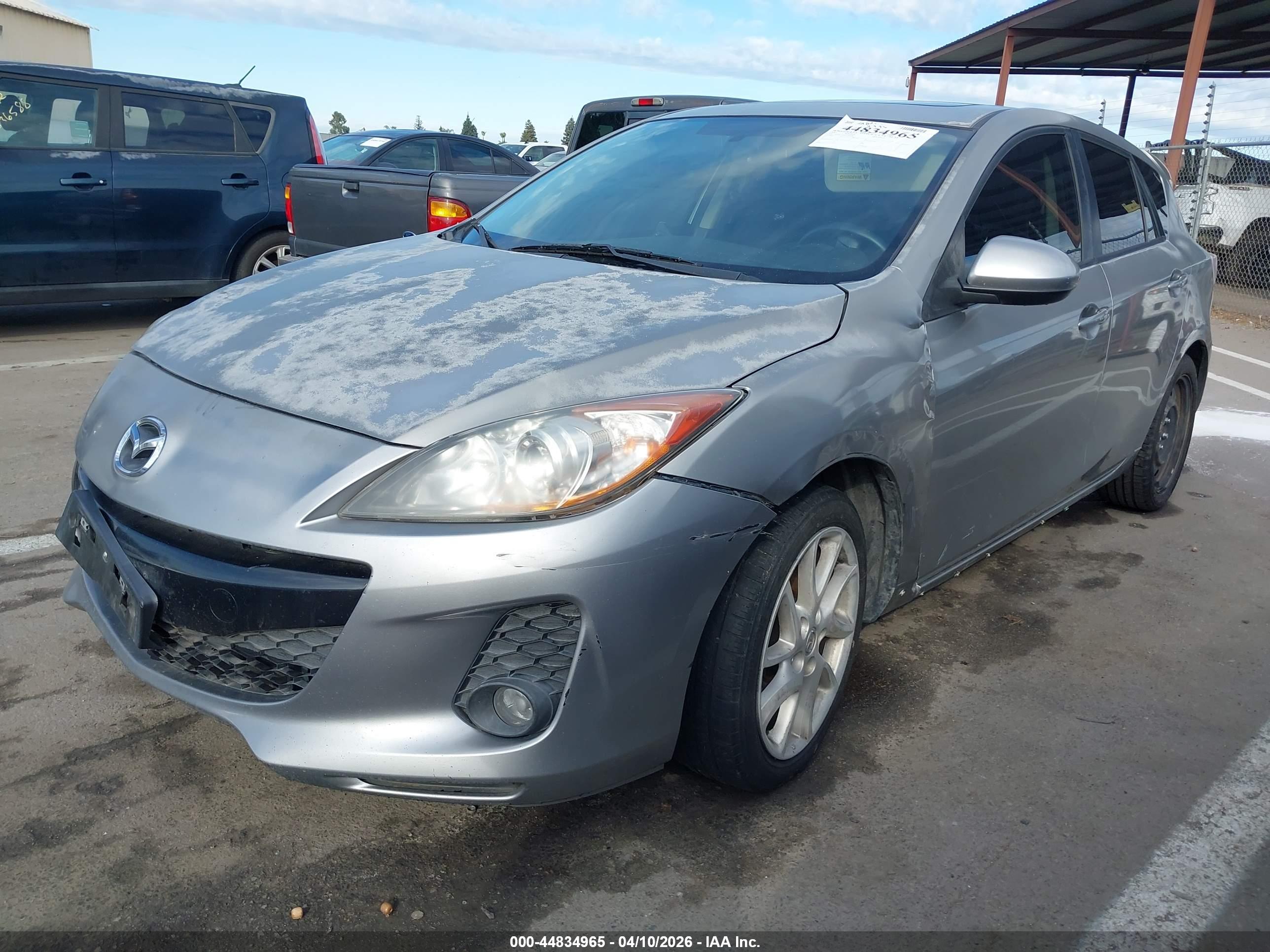 MAZDA MAZDA3 image 2