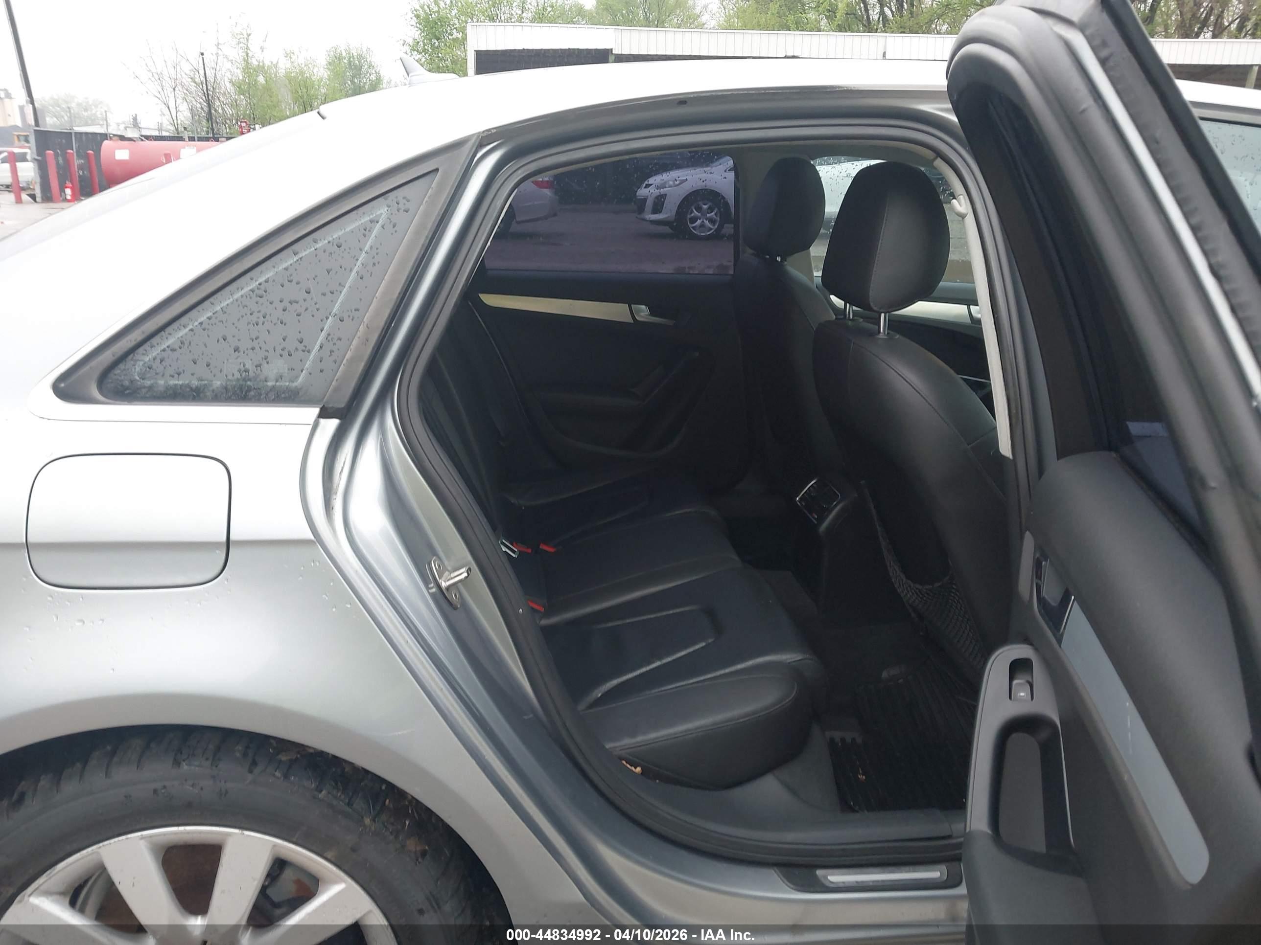 AUDI A4 image 8