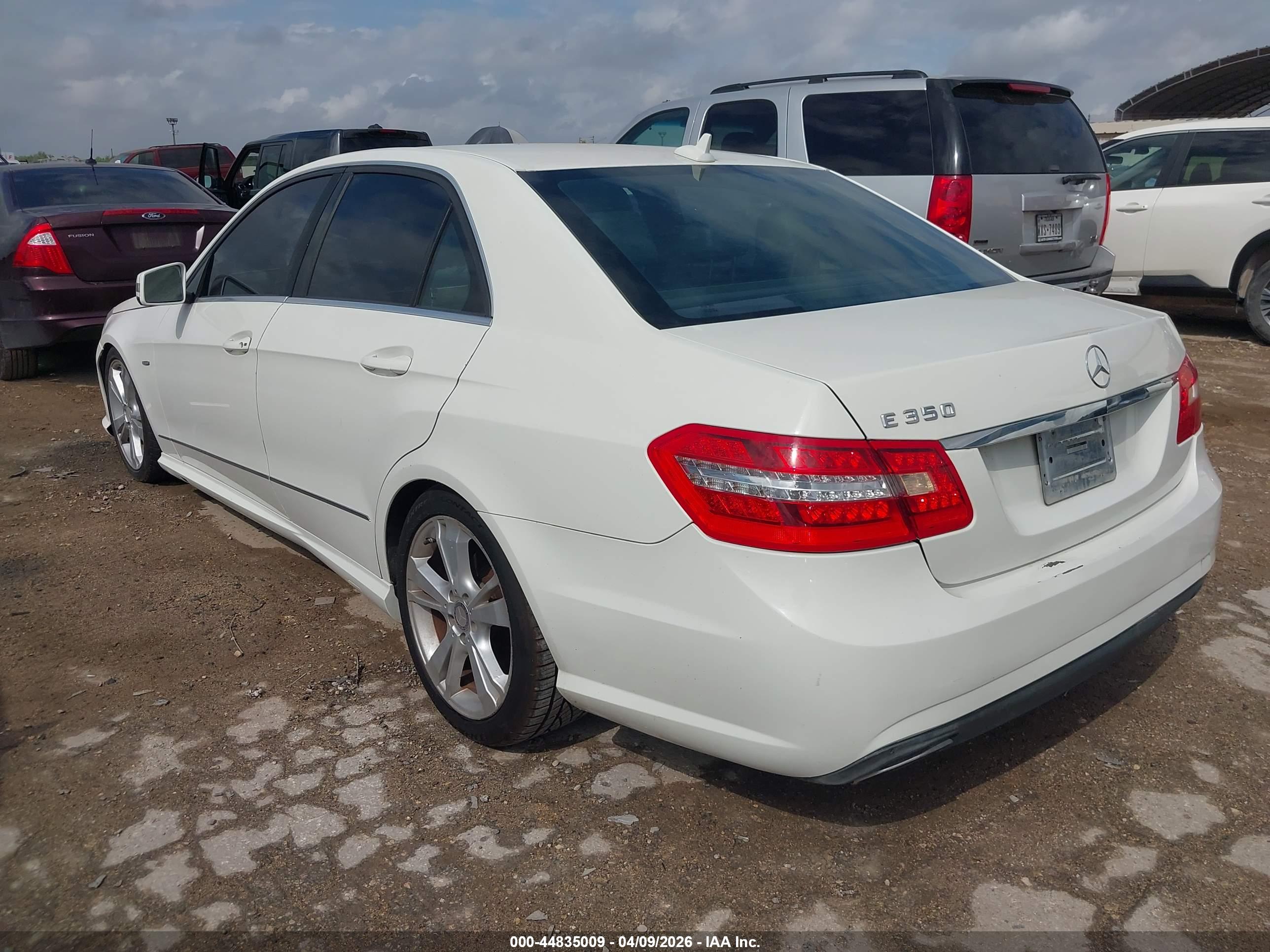 MERCEDES-BENZ E image 3