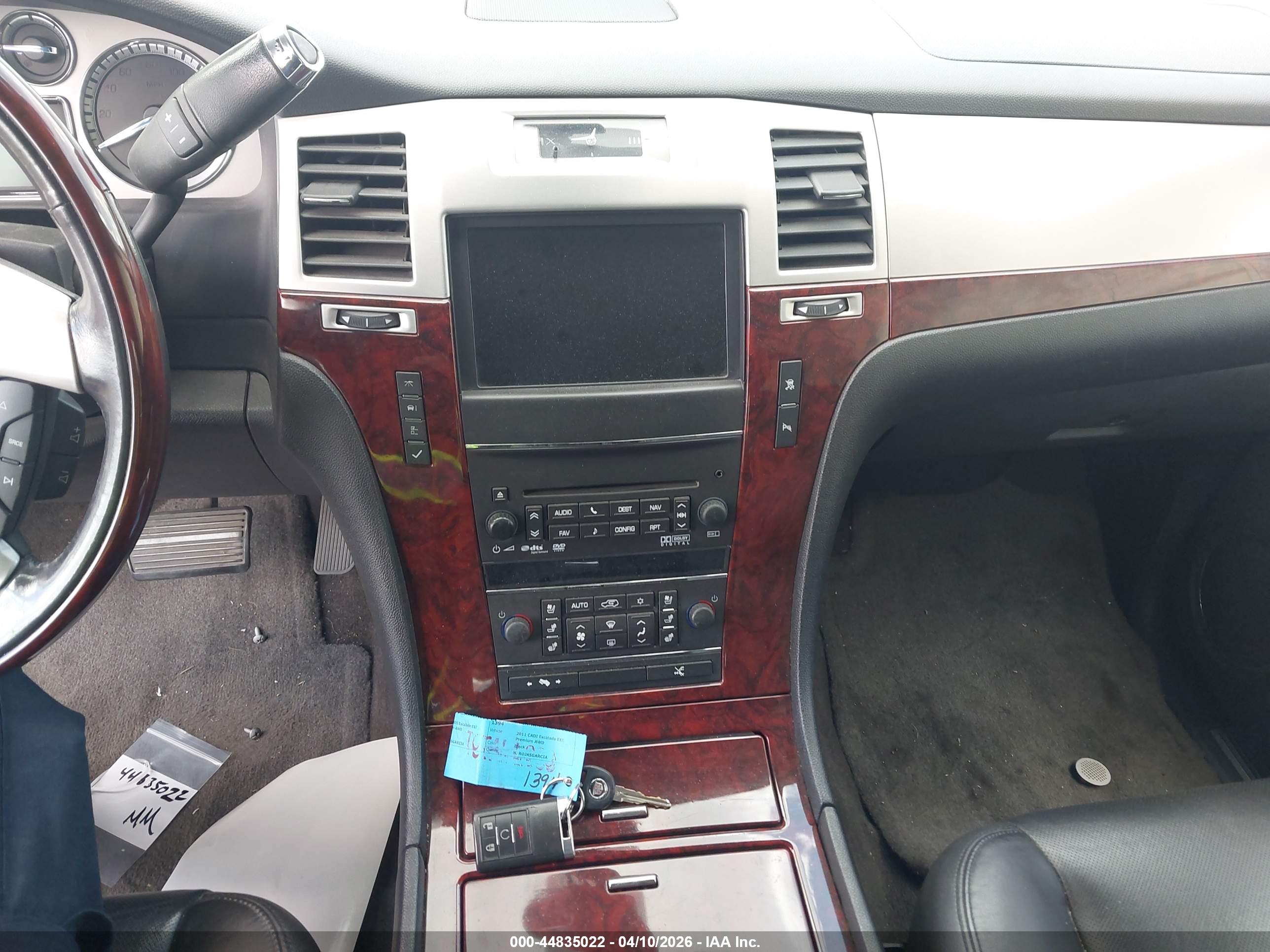 CADILLAC ESCALADE image 11