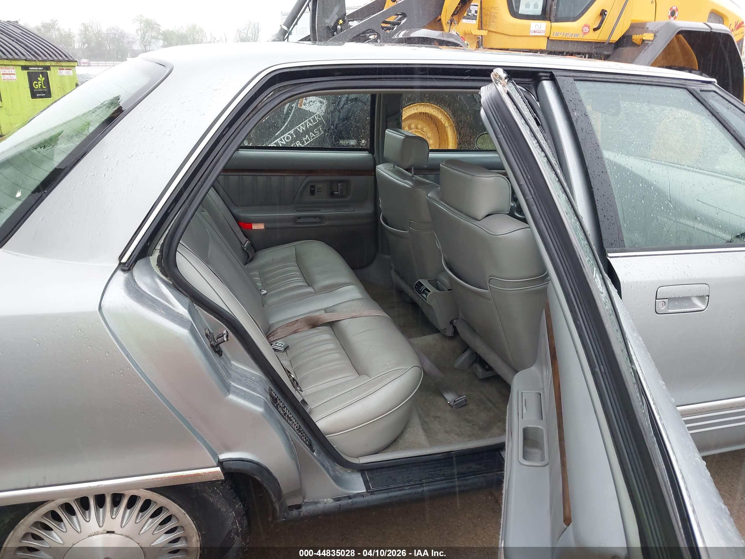 OLDSMOBILE 98 image 8