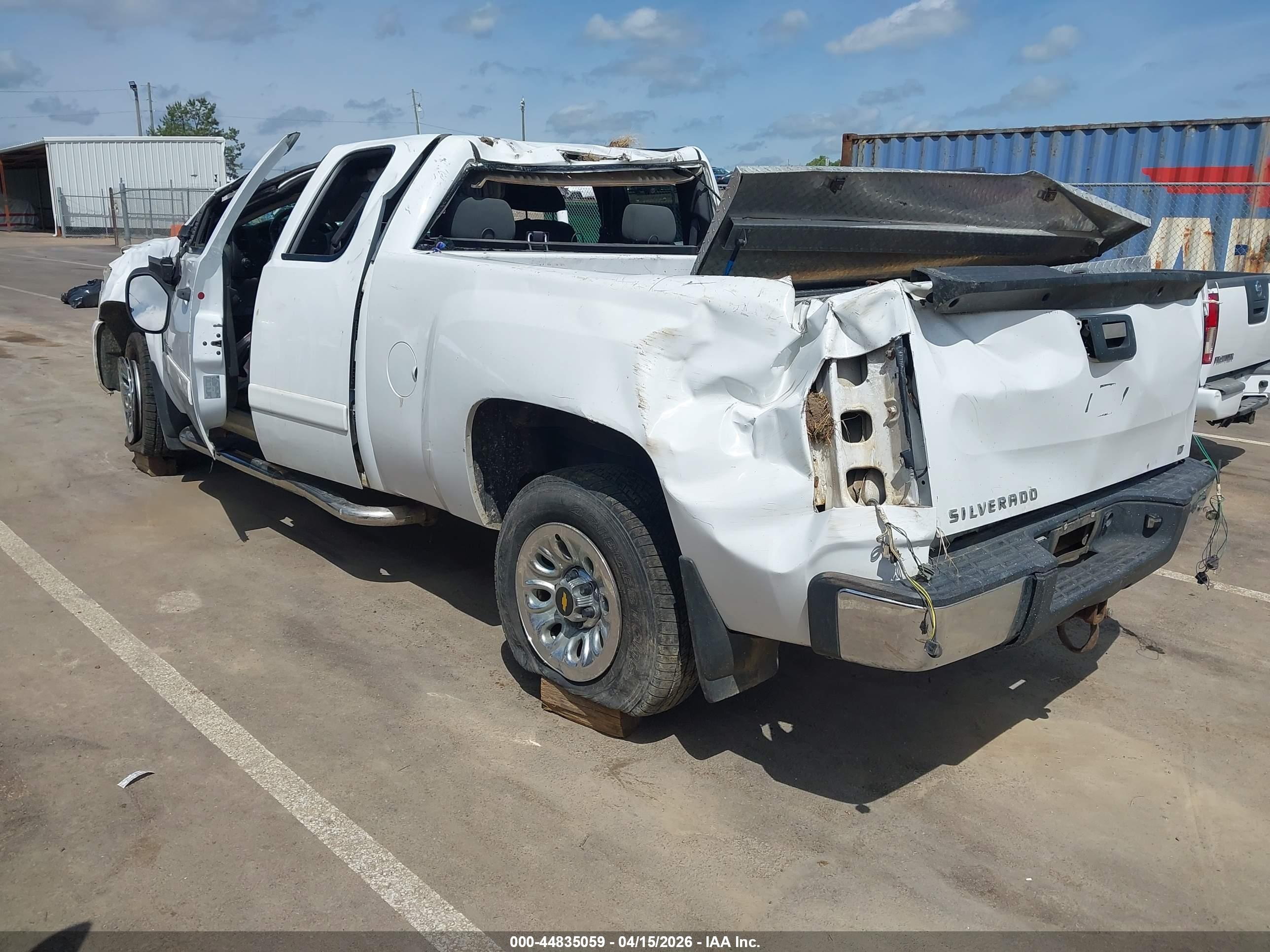 CHEVROLET SILVERADO image 3