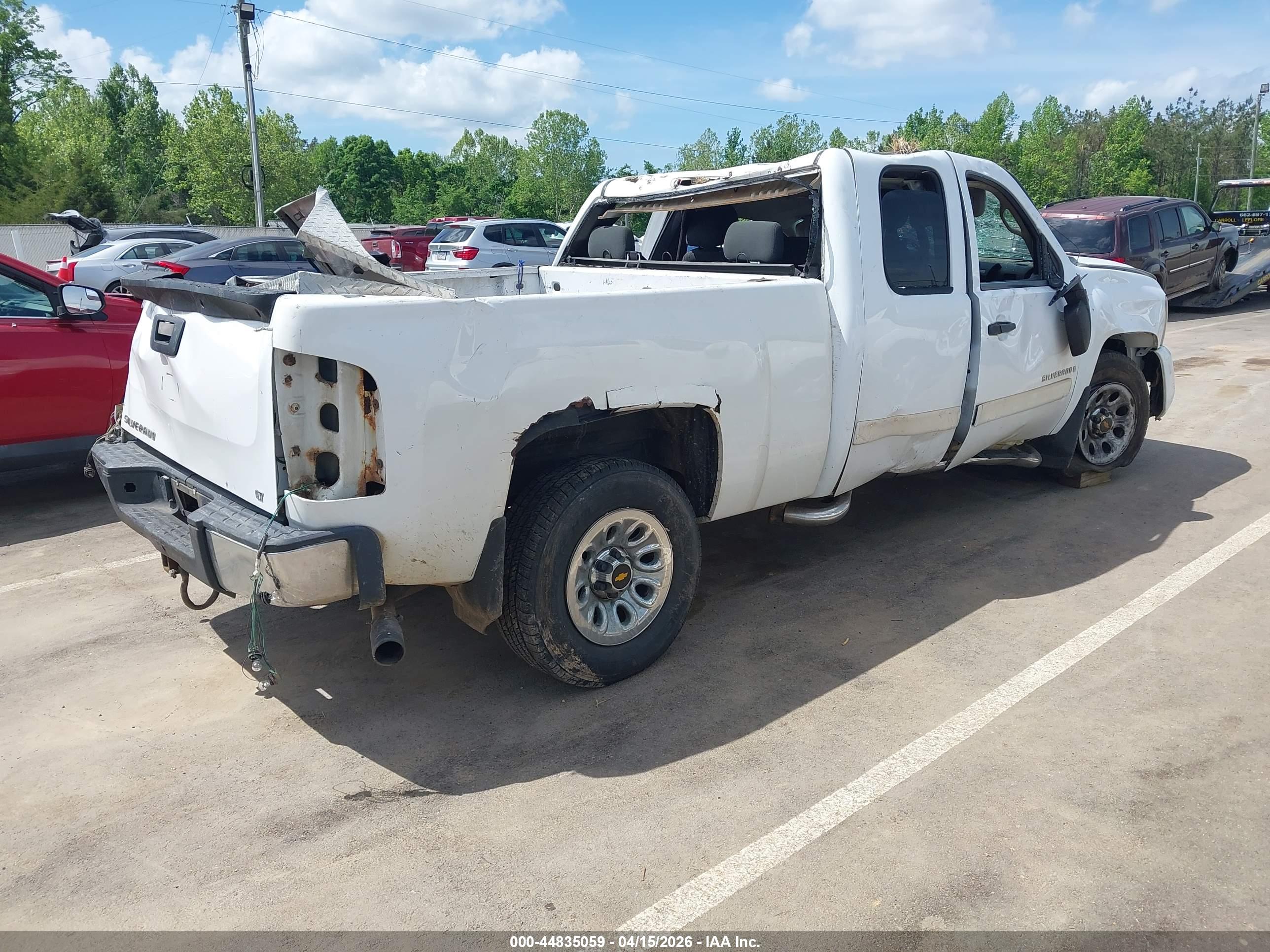 CHEVROLET SILVERADO image 4