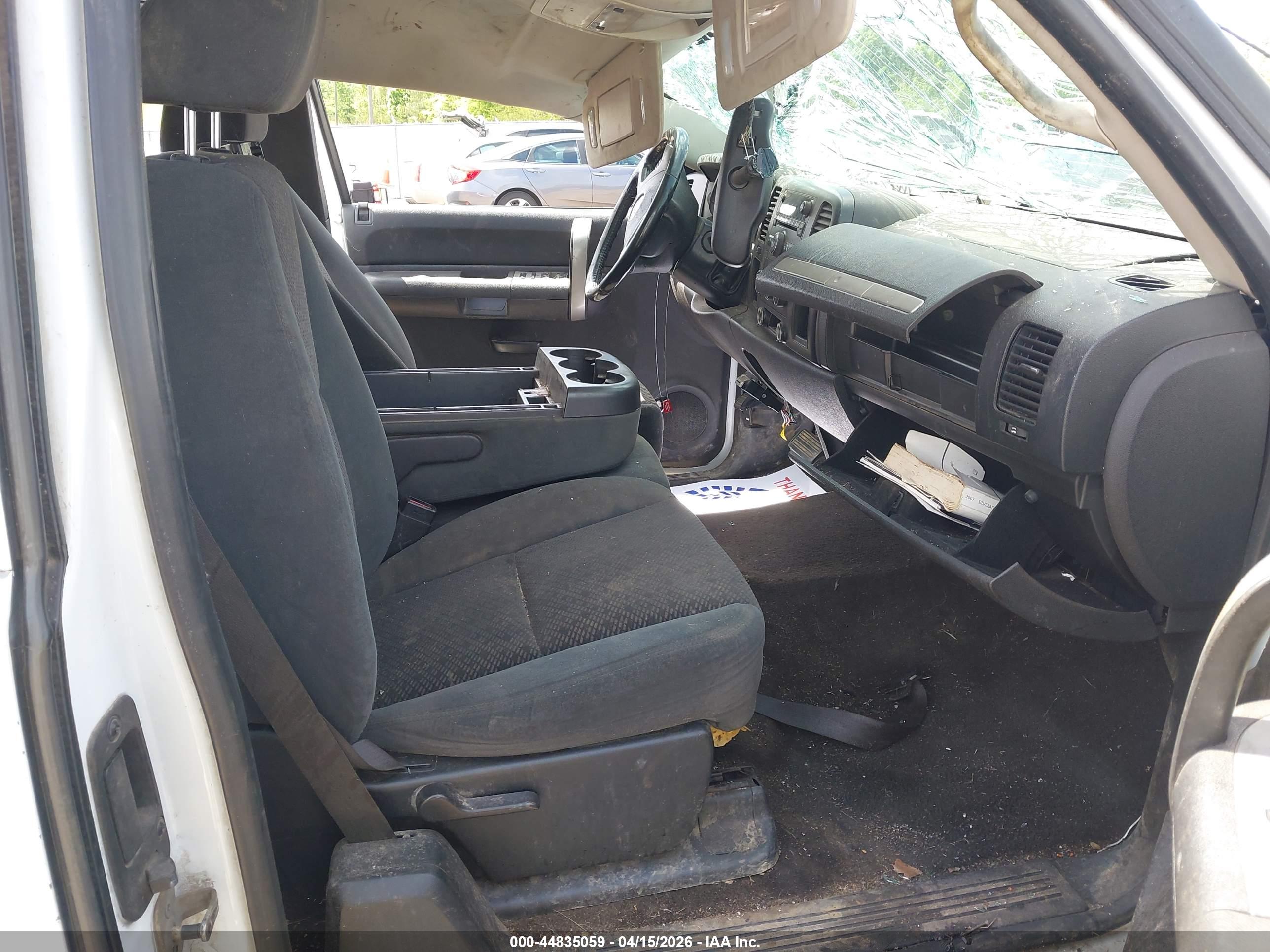 CHEVROLET SILVERADO image 5
