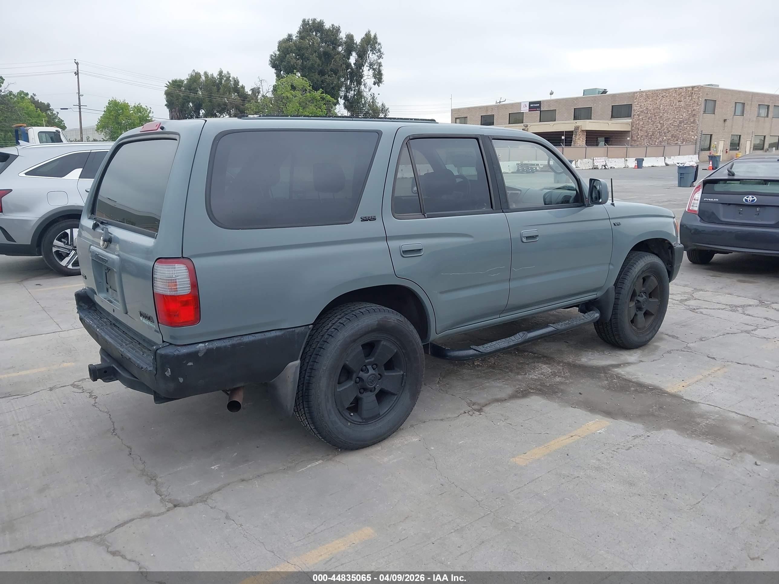TOYOTA 4RUNNER image 4