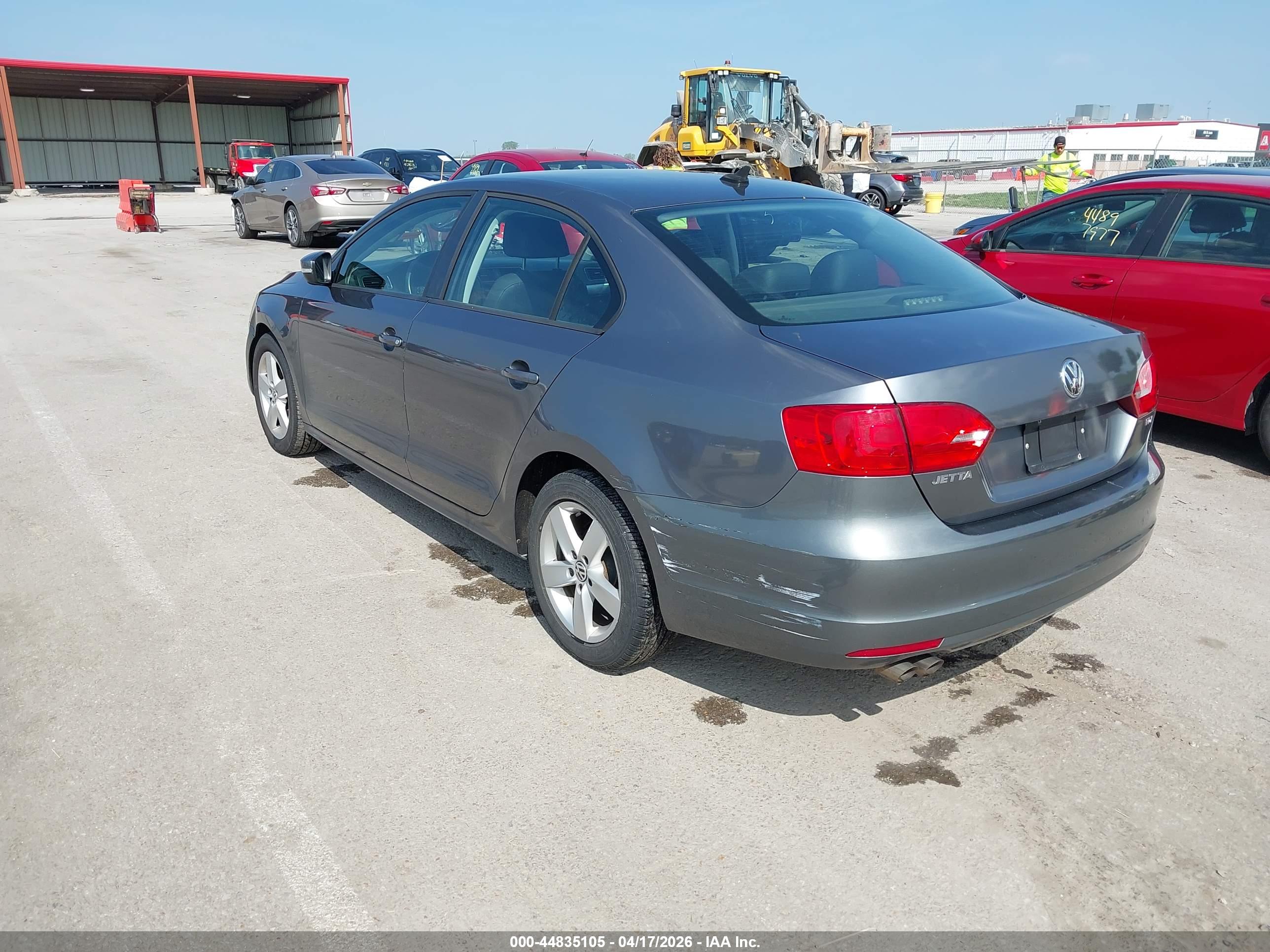 VOLKSWAGEN JETTA image 3