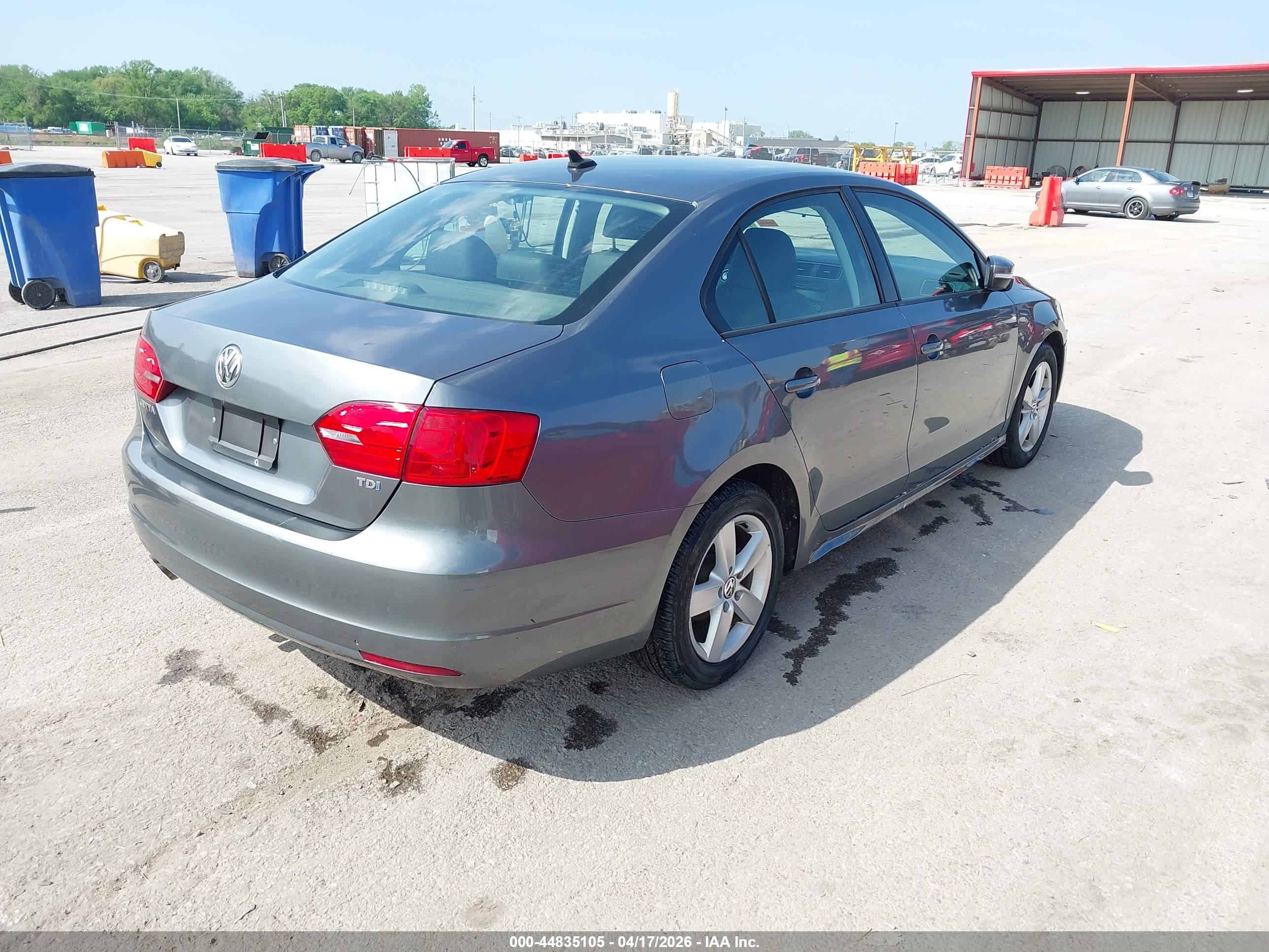 VOLKSWAGEN JETTA image 4