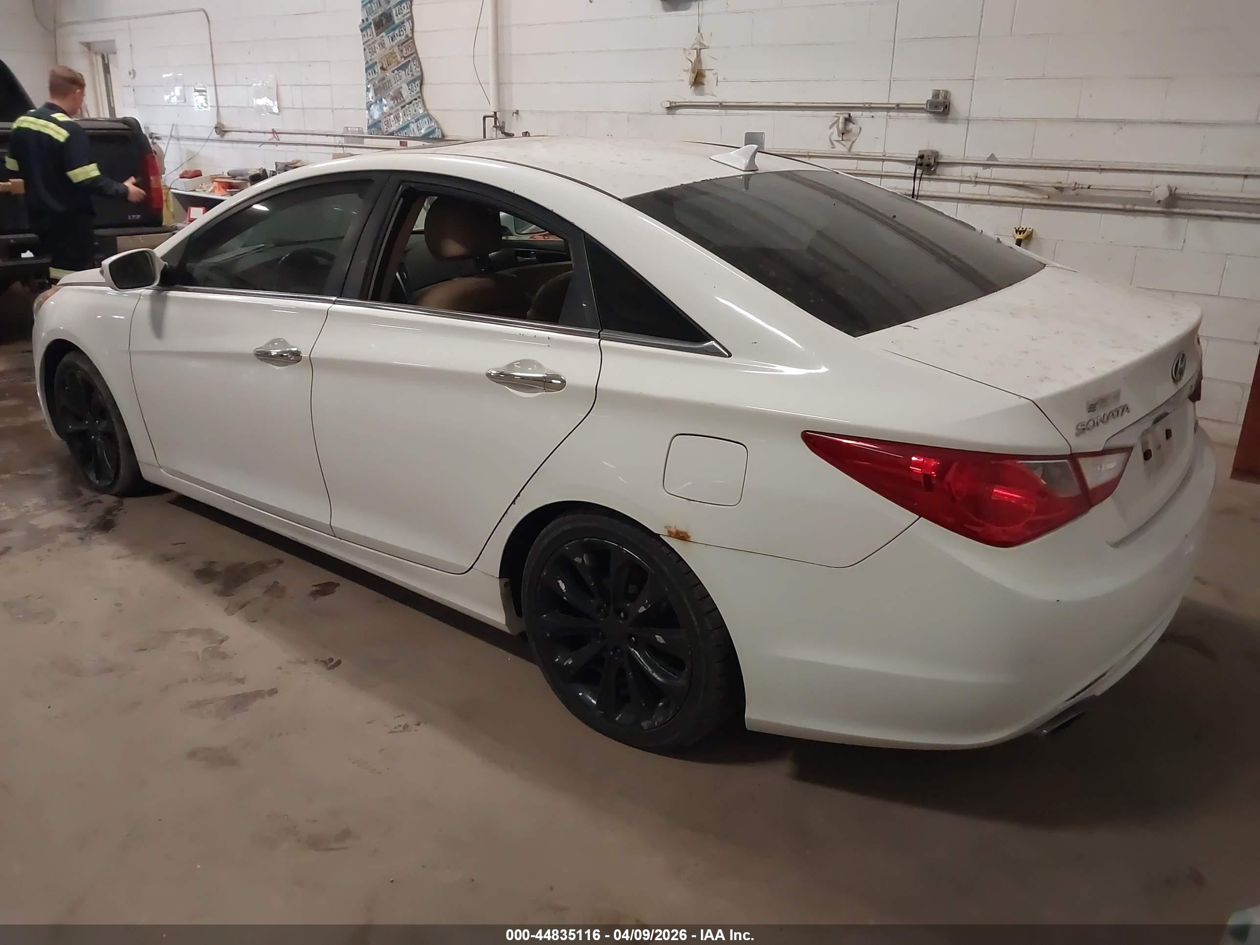 HYUNDAI SONATA image 3