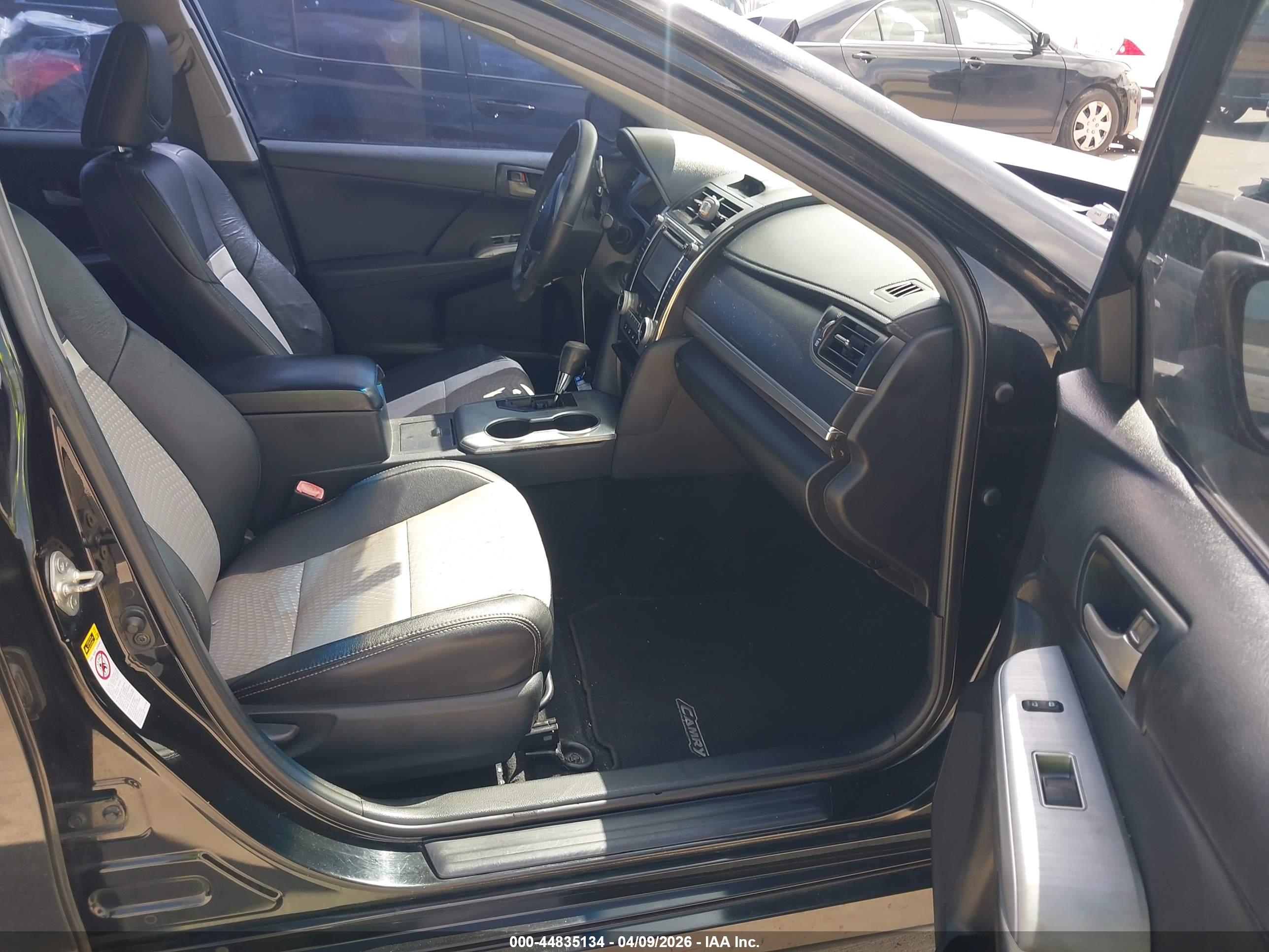 TOYOTA CAMRY image 5