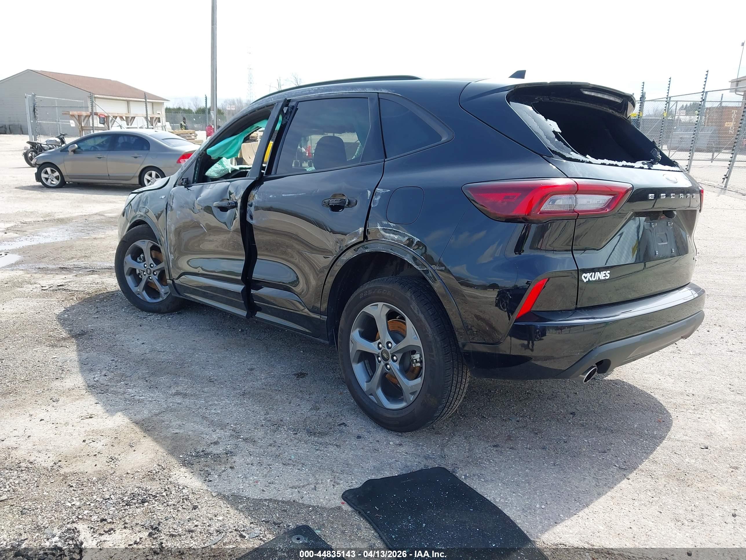 FORD ESCAPE image 3