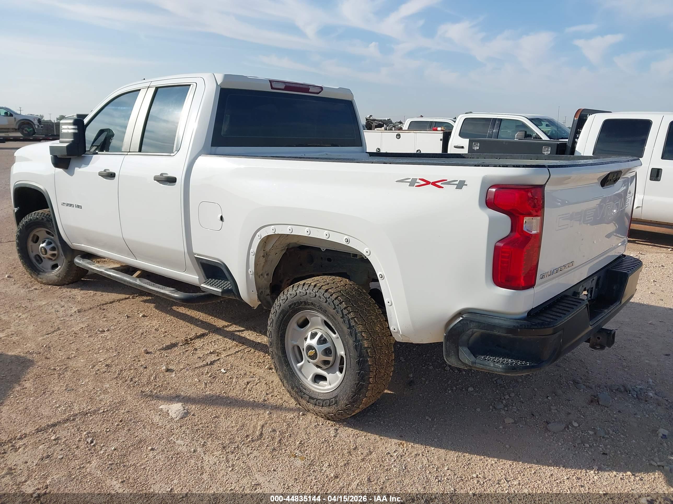CHEVROLET SILVERADO image 3