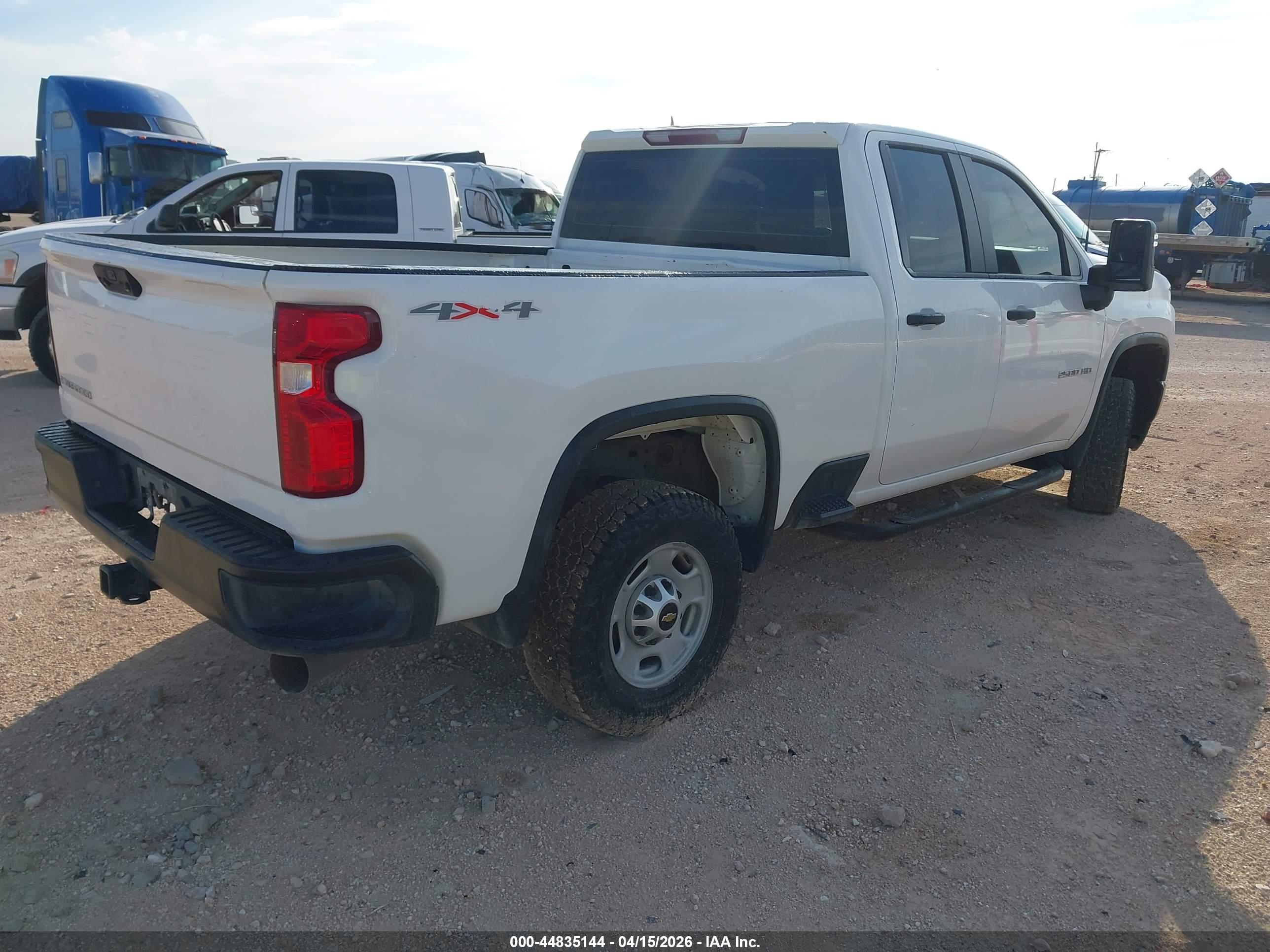 CHEVROLET SILVERADO image 4