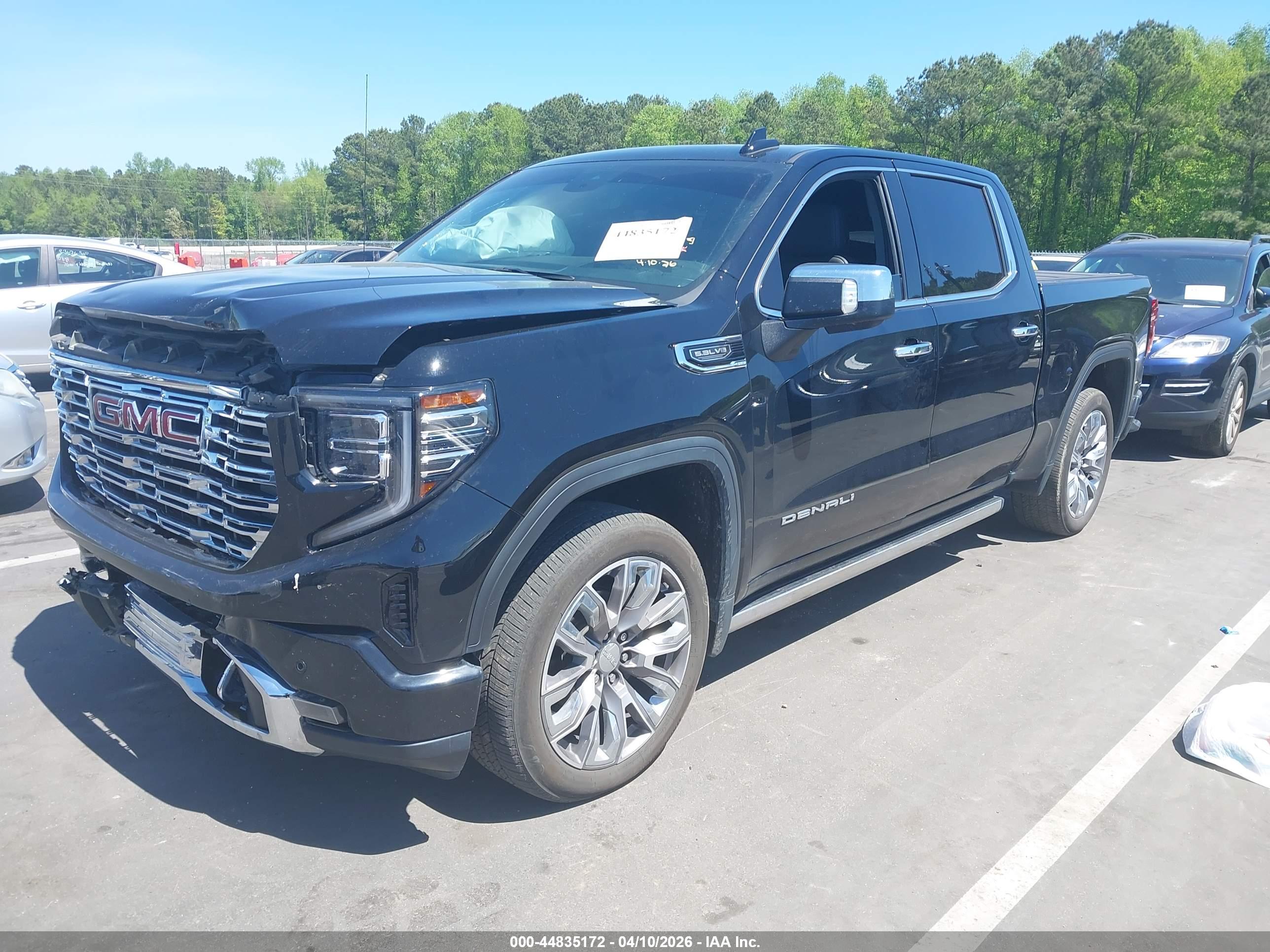 GMC SIERRA image 2