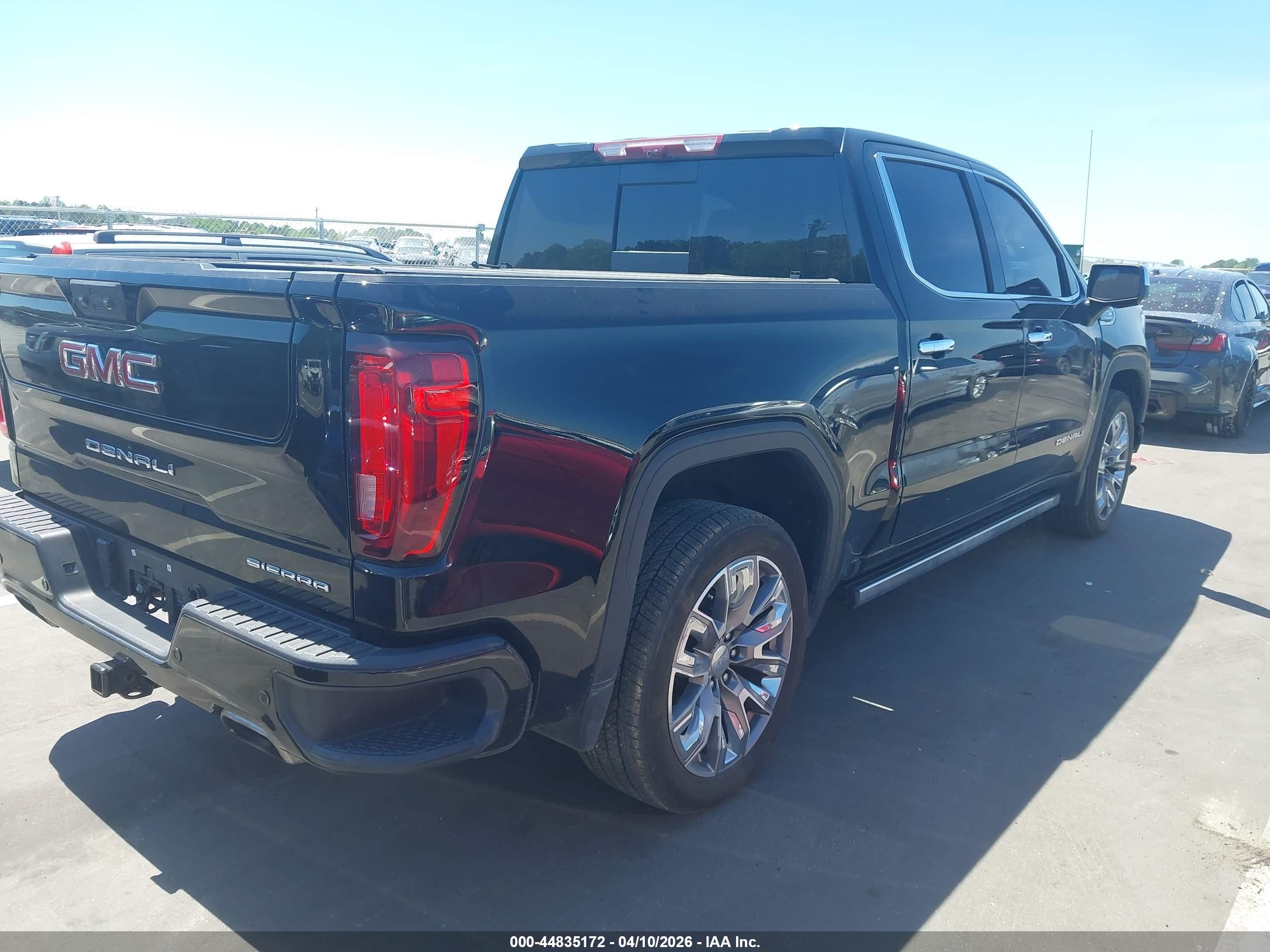 GMC SIERRA image 4