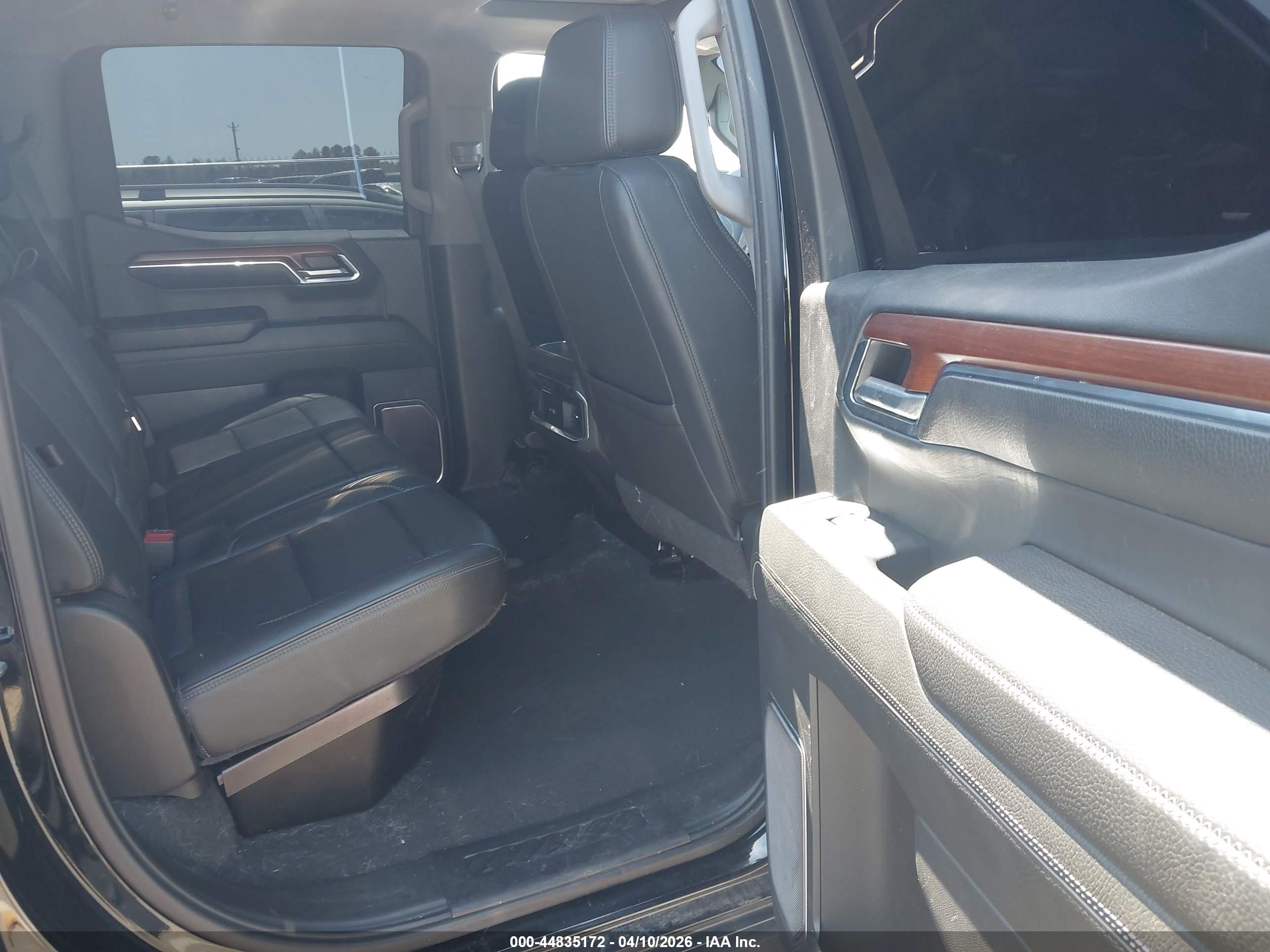 GMC SIERRA image 8
