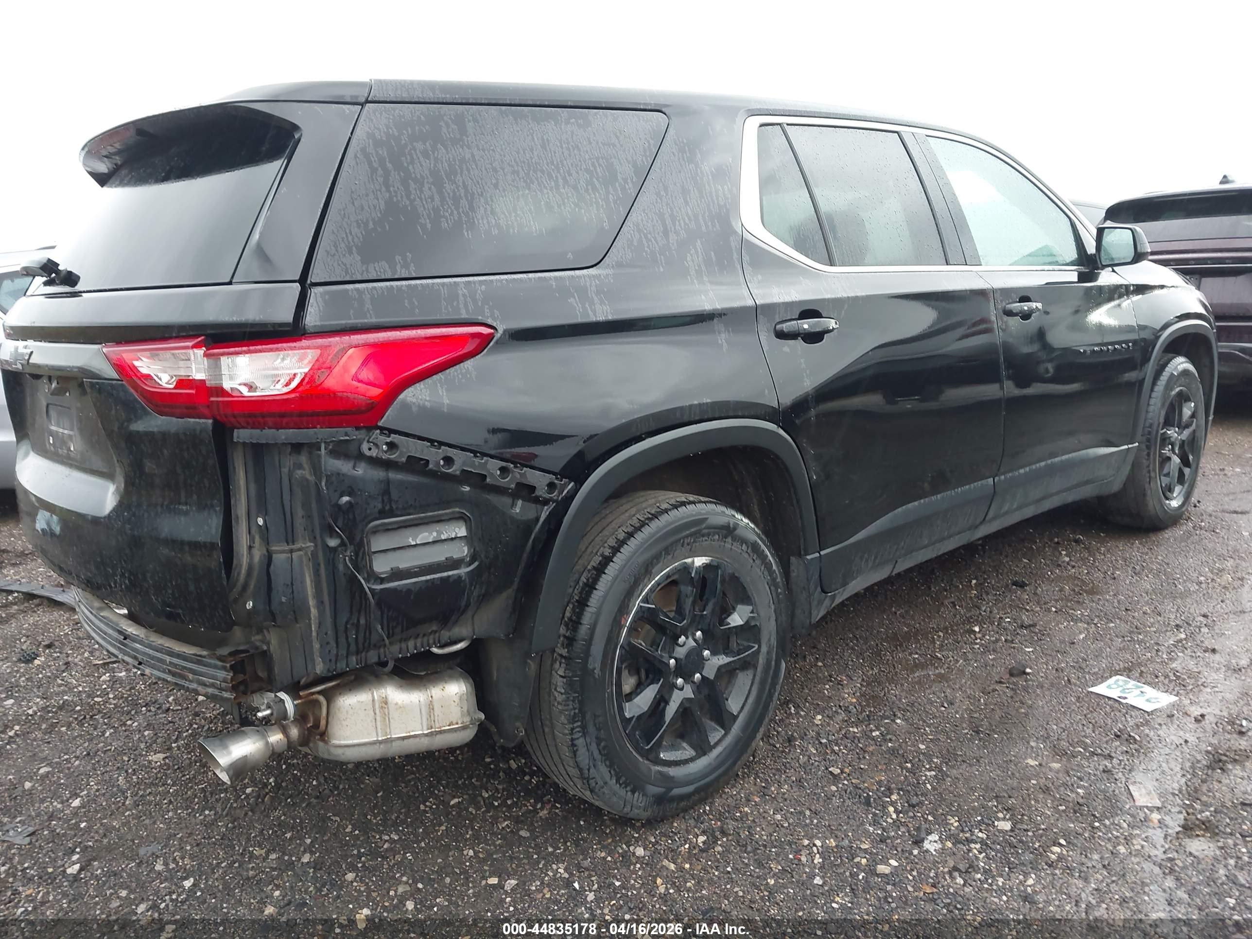 CHEVROLET TRAVERSE image 4