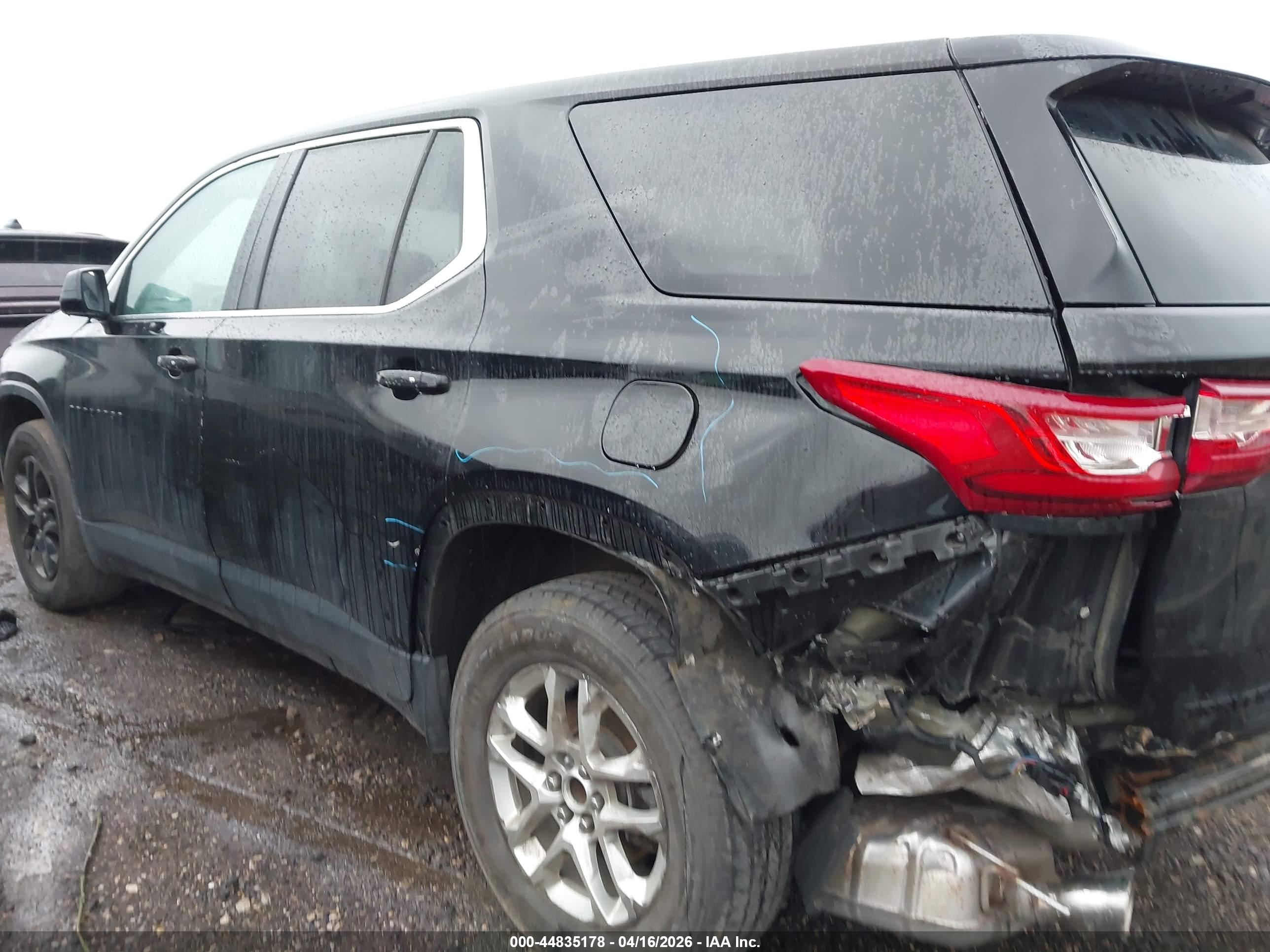CHEVROLET TRAVERSE image 6