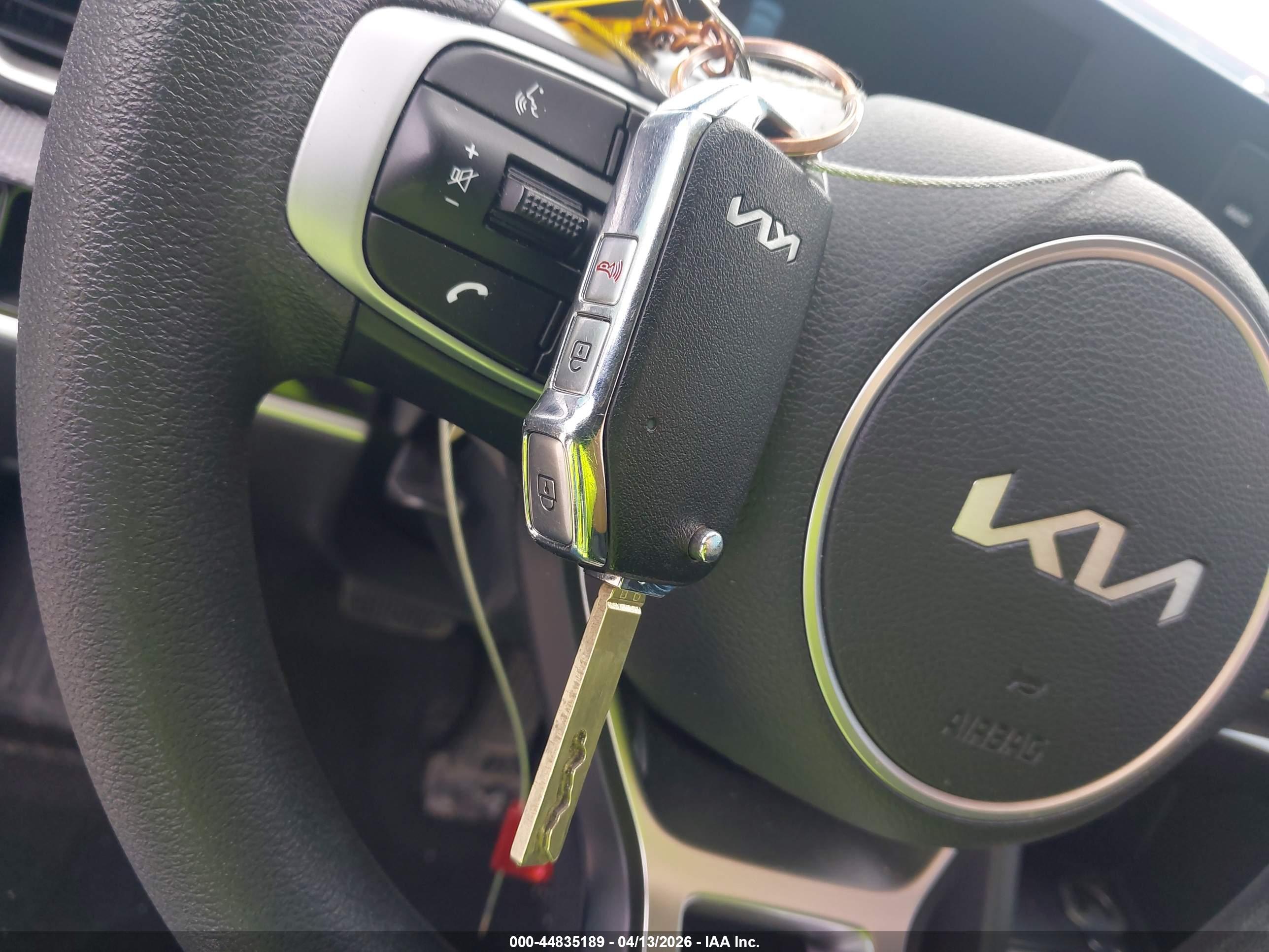 KIA SPORTAGE image 11
