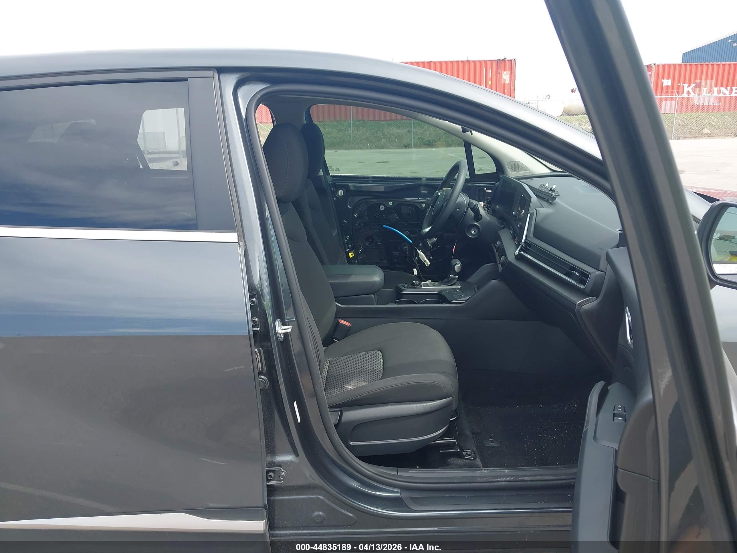 KIA SPORTAGE image 5