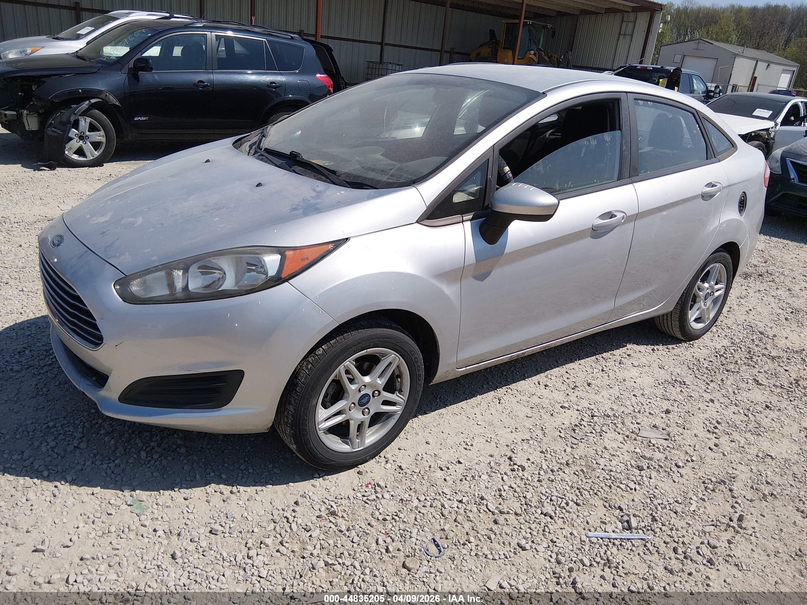 FORD FIESTA image 2