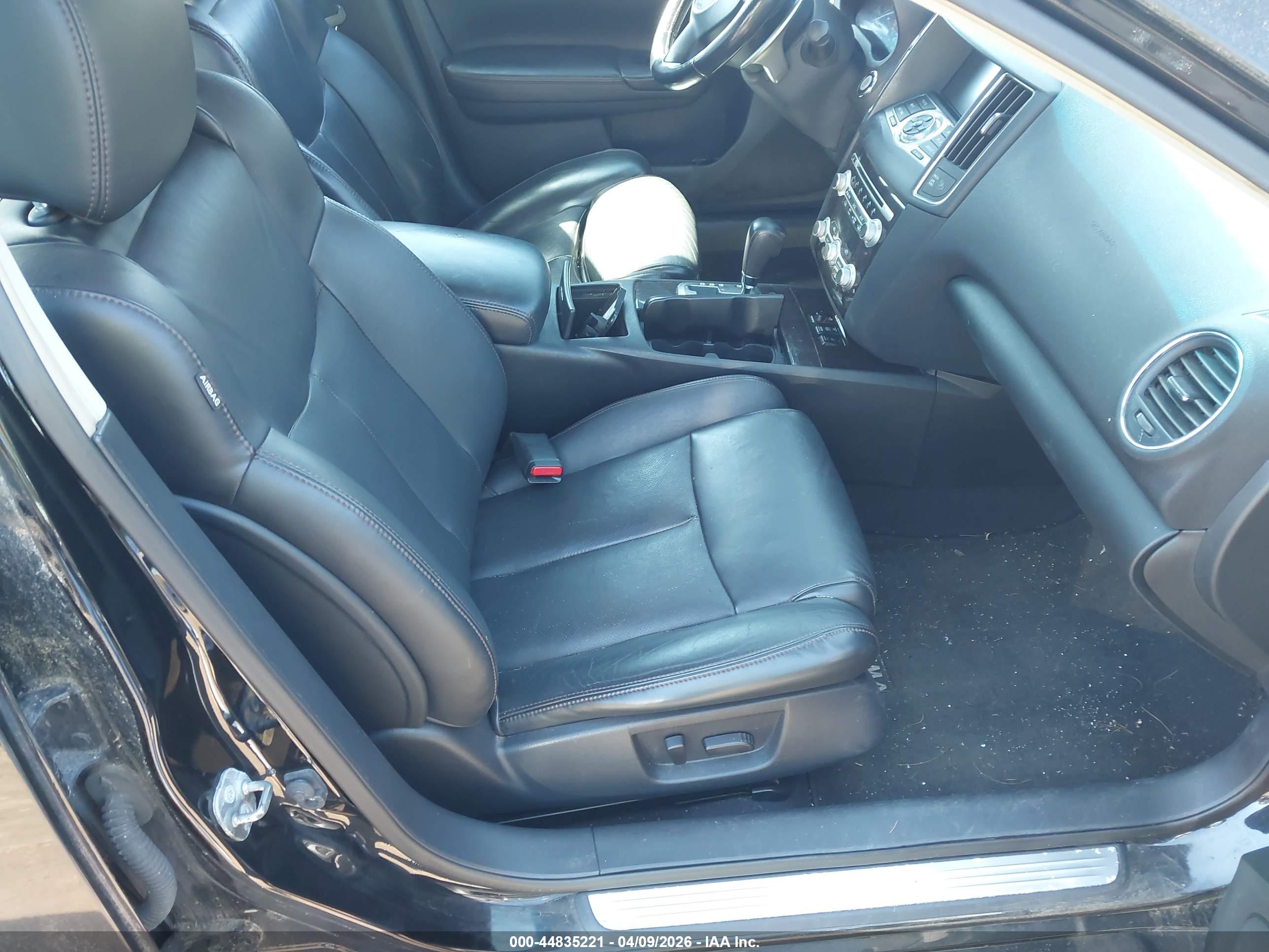 NISSAN MAXIMA image 5