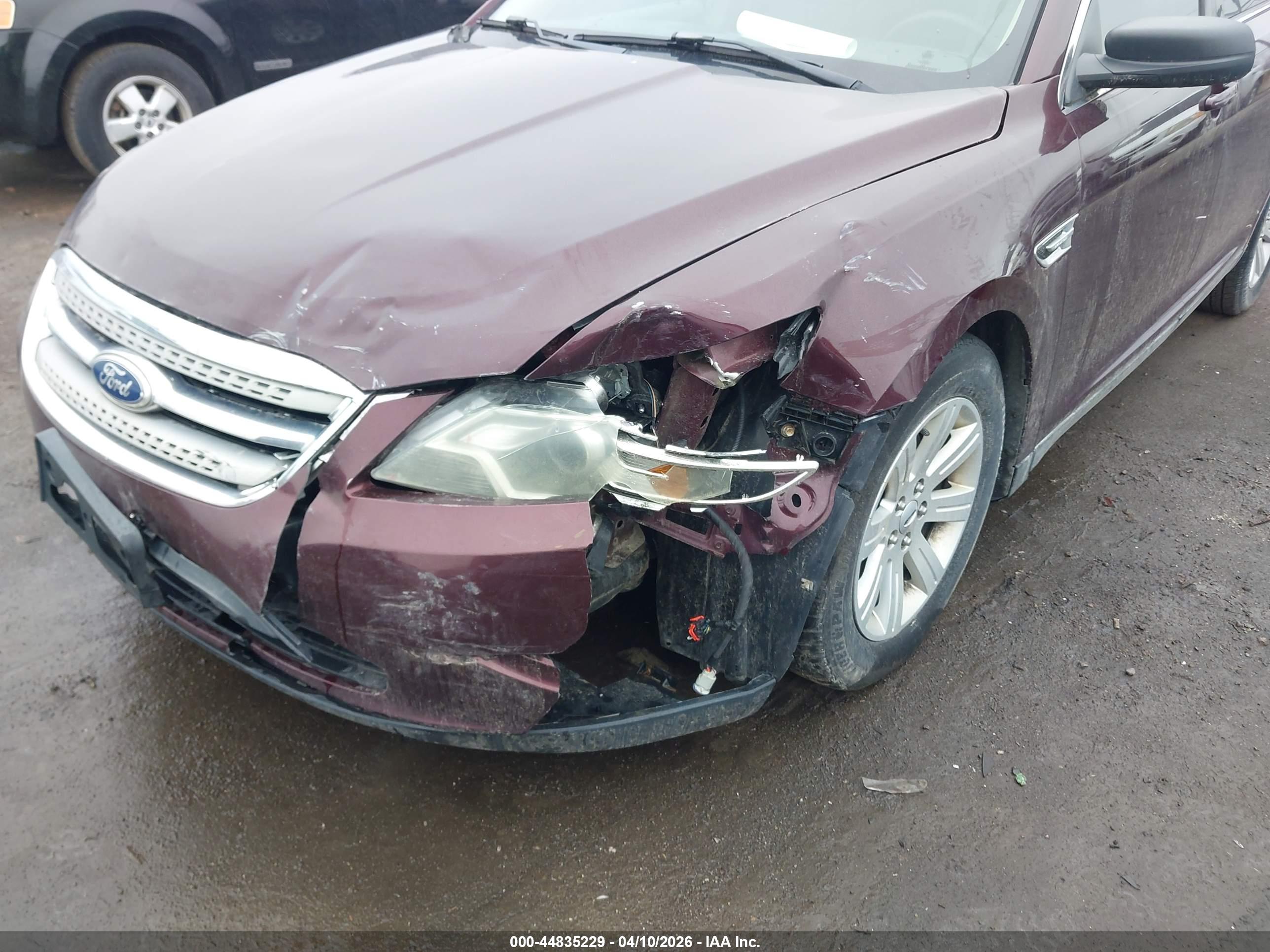 FORD TAURUS image 6