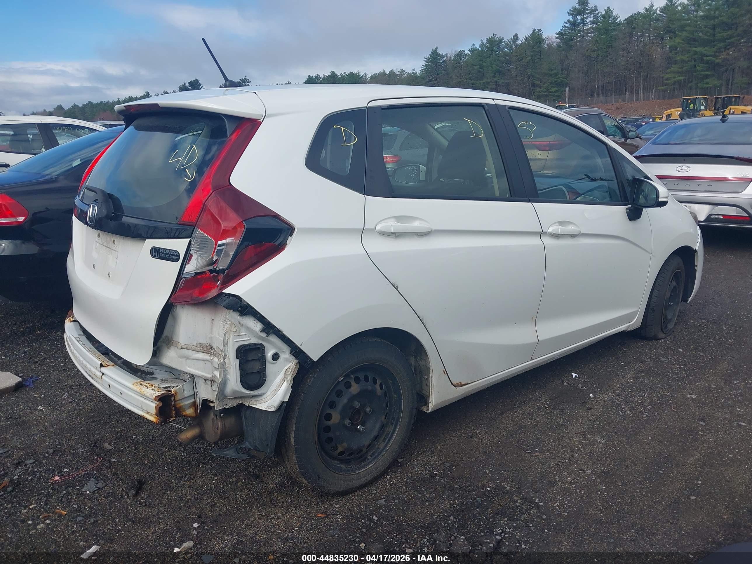 HONDA FIT image 4