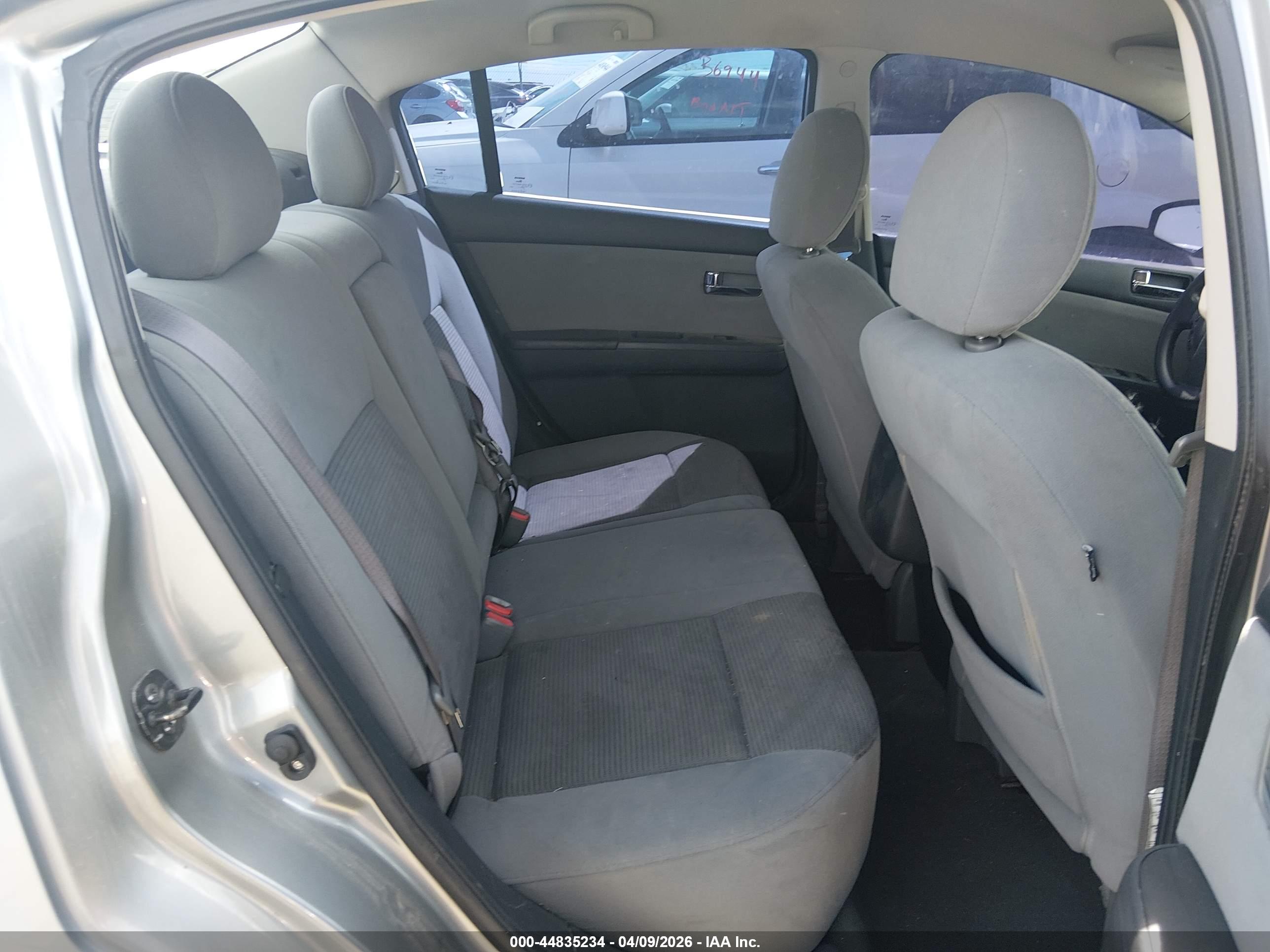 NISSAN SENTRA image 8