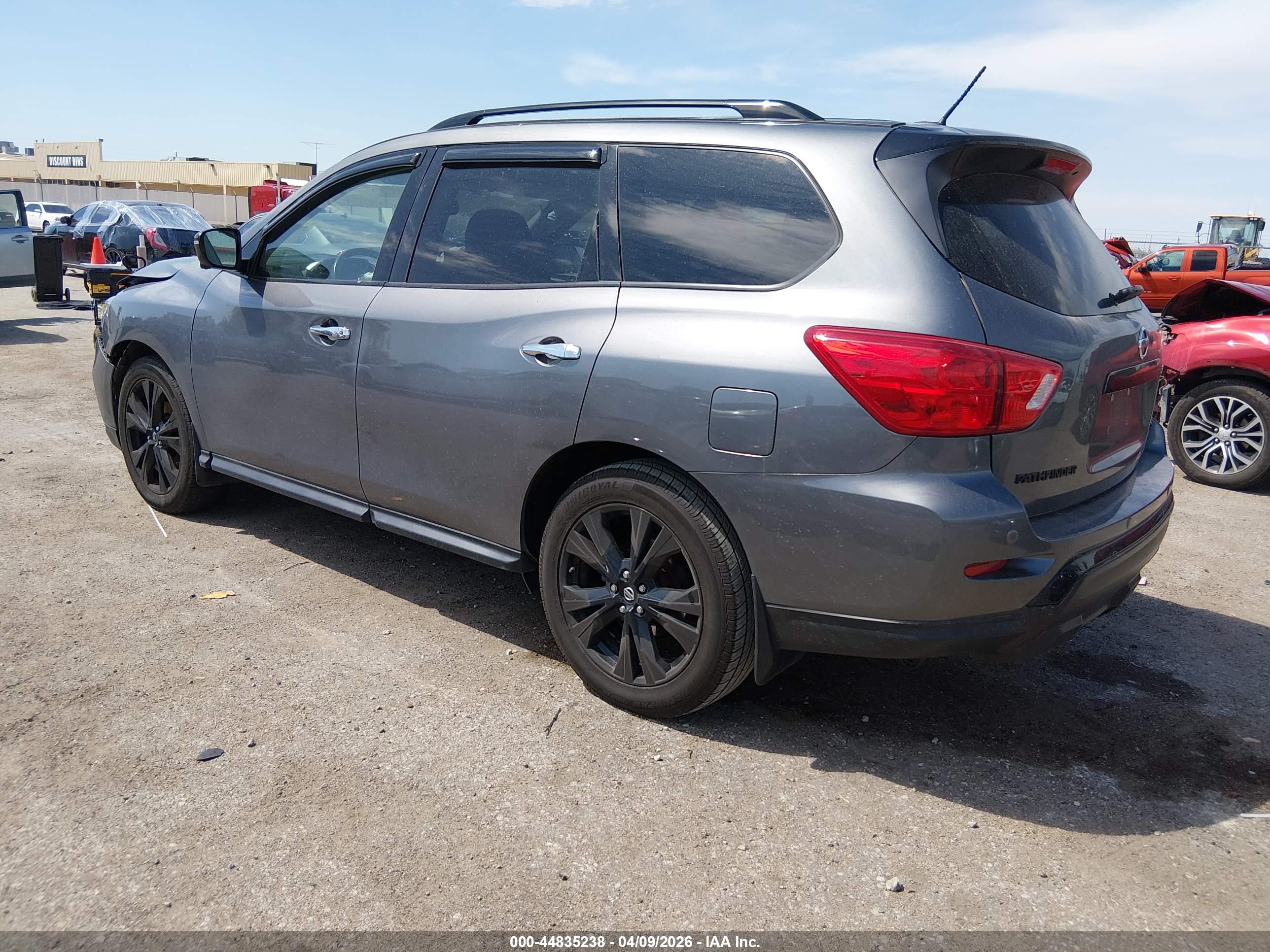 NISSAN PATHFINDER image 3