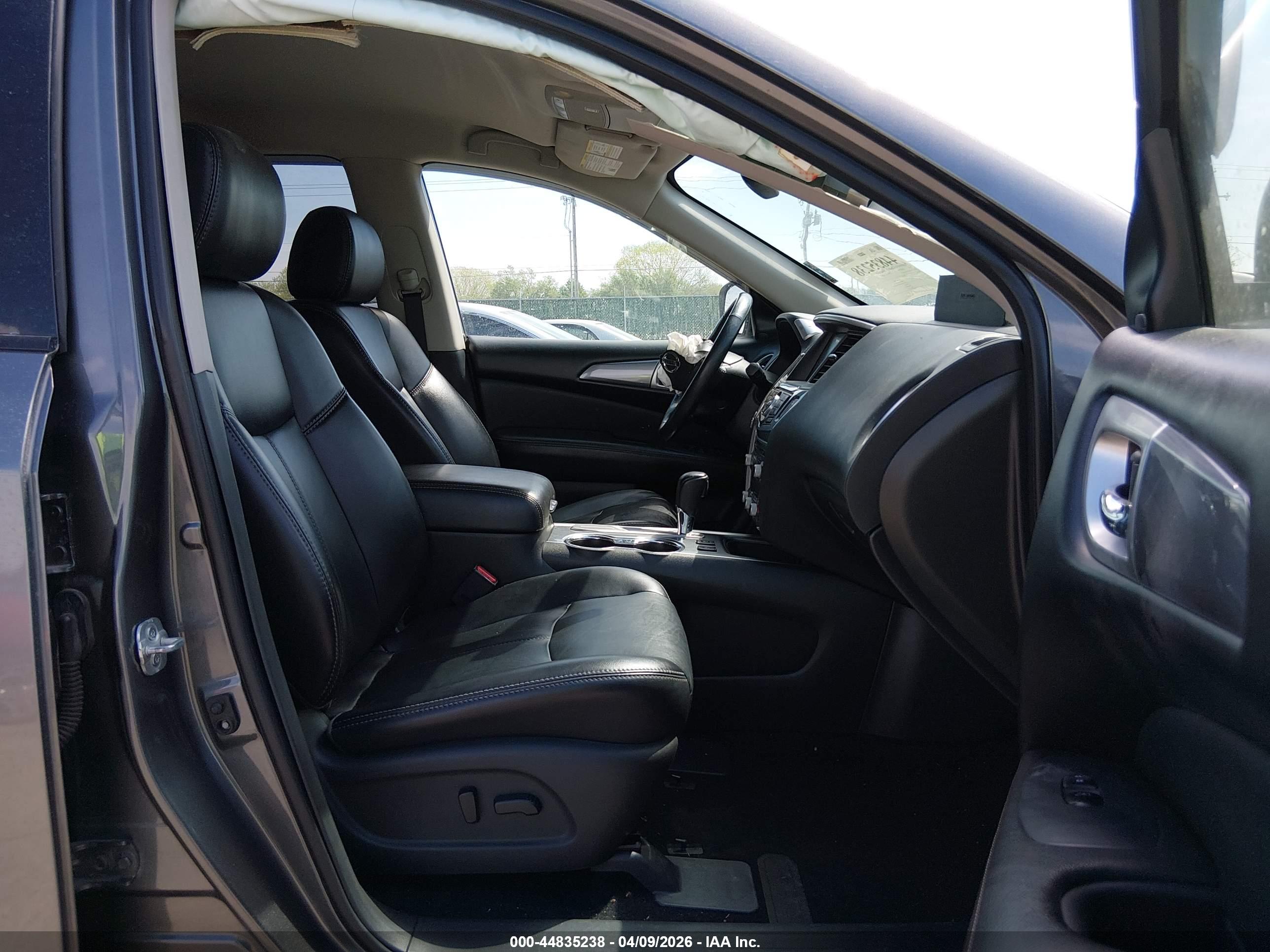 NISSAN PATHFINDER image 5