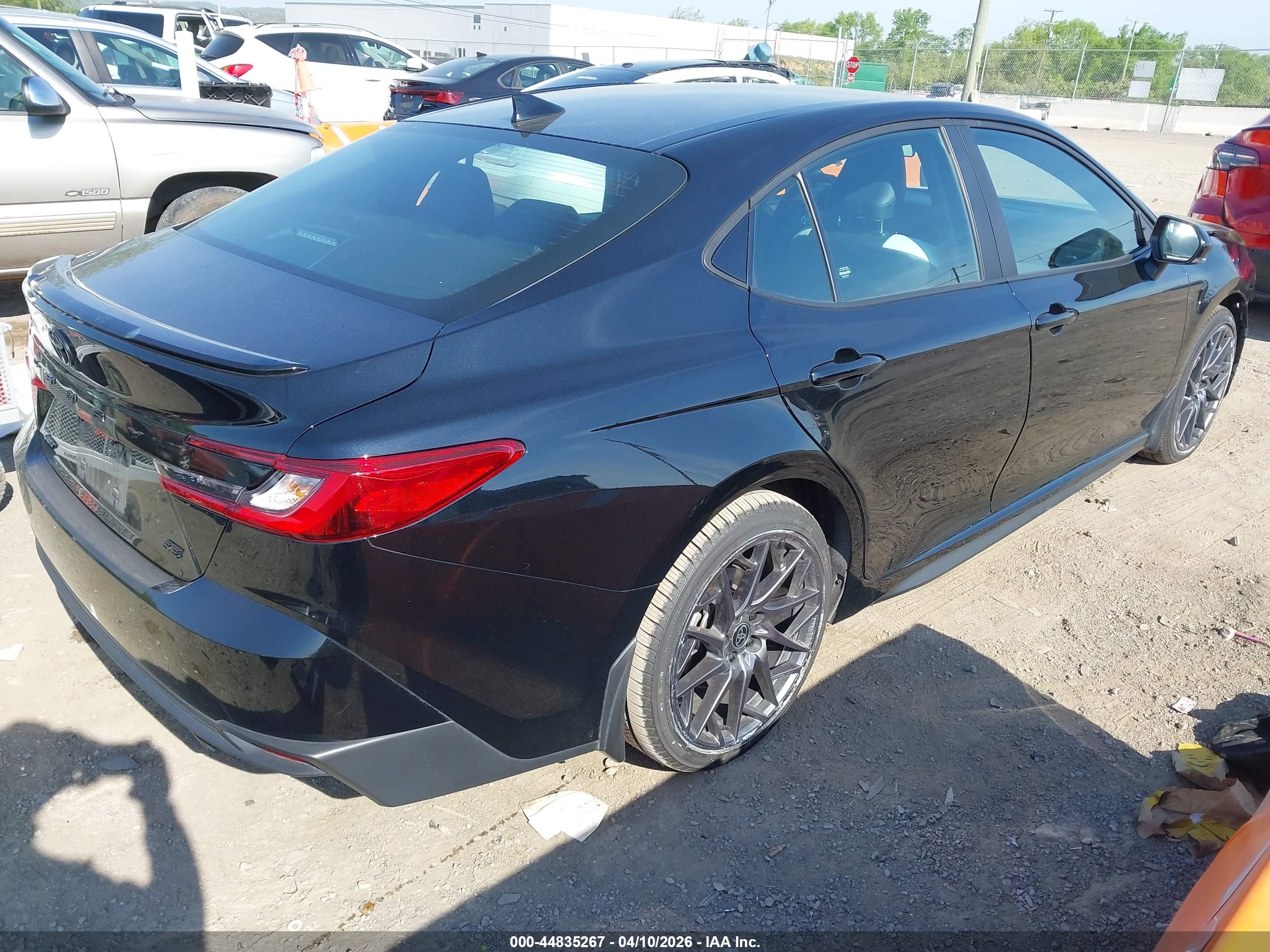 TOYOTA CAMRY image 4
