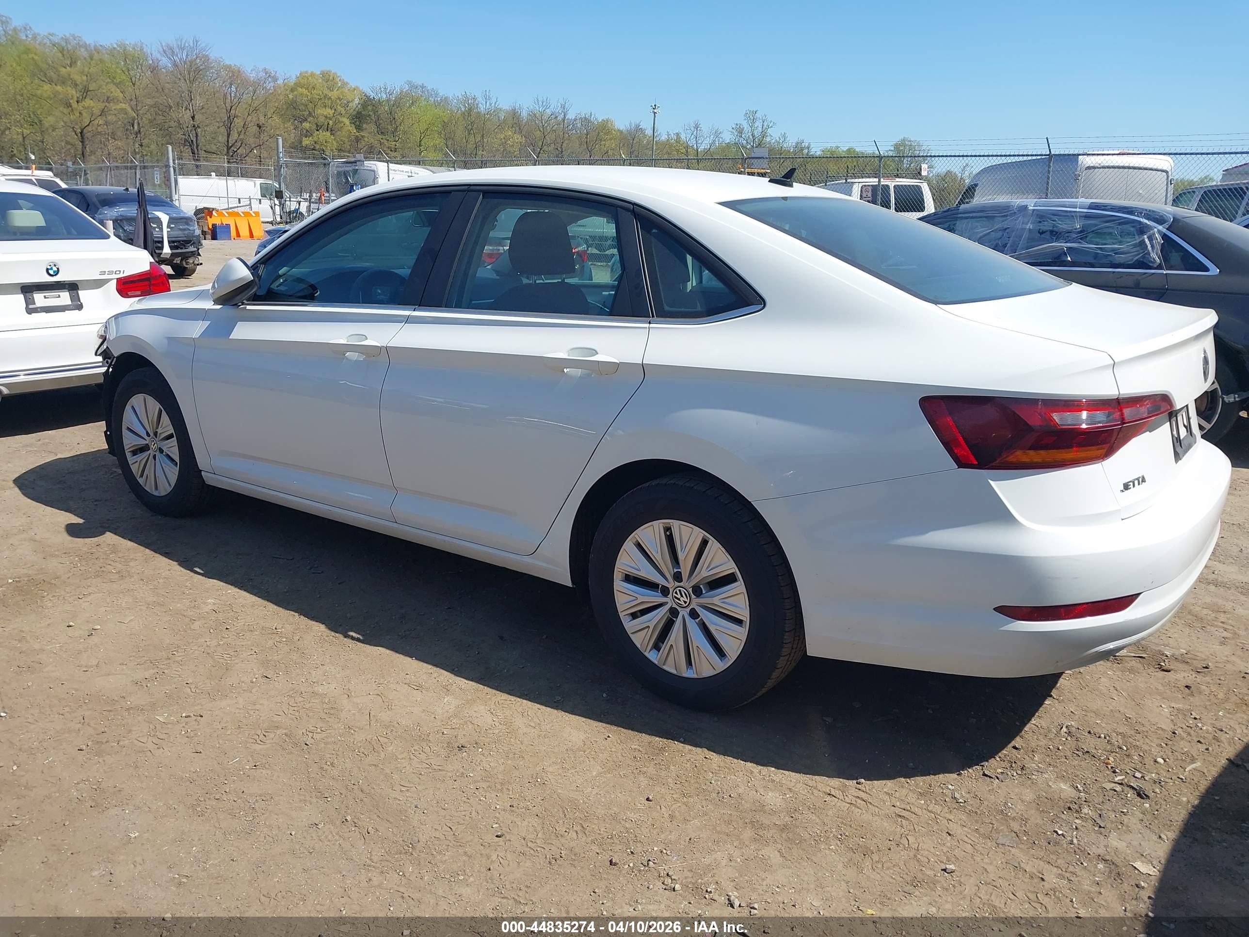 VOLKSWAGEN JETTA image 3