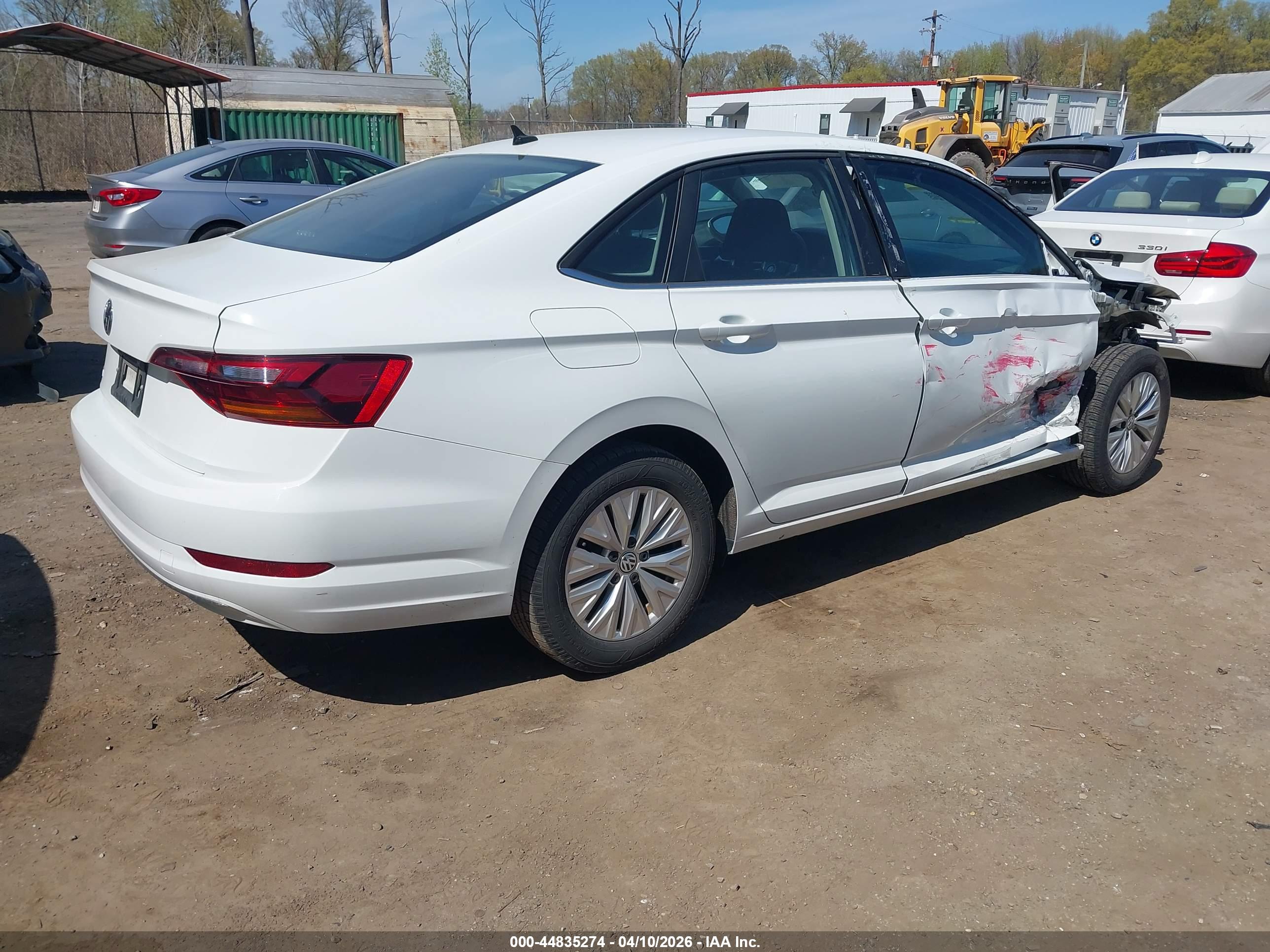 VOLKSWAGEN JETTA image 4