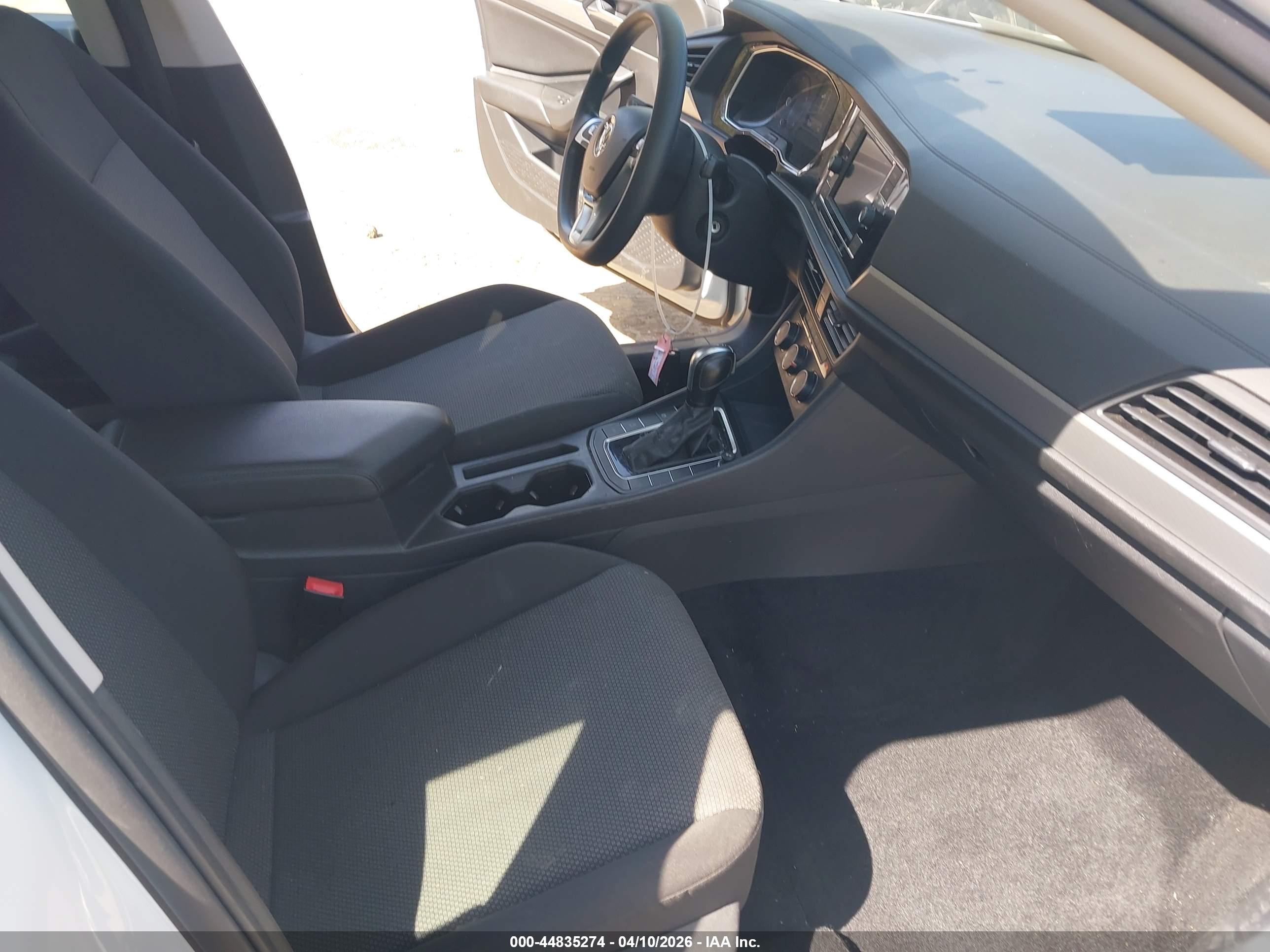 VOLKSWAGEN JETTA image 5