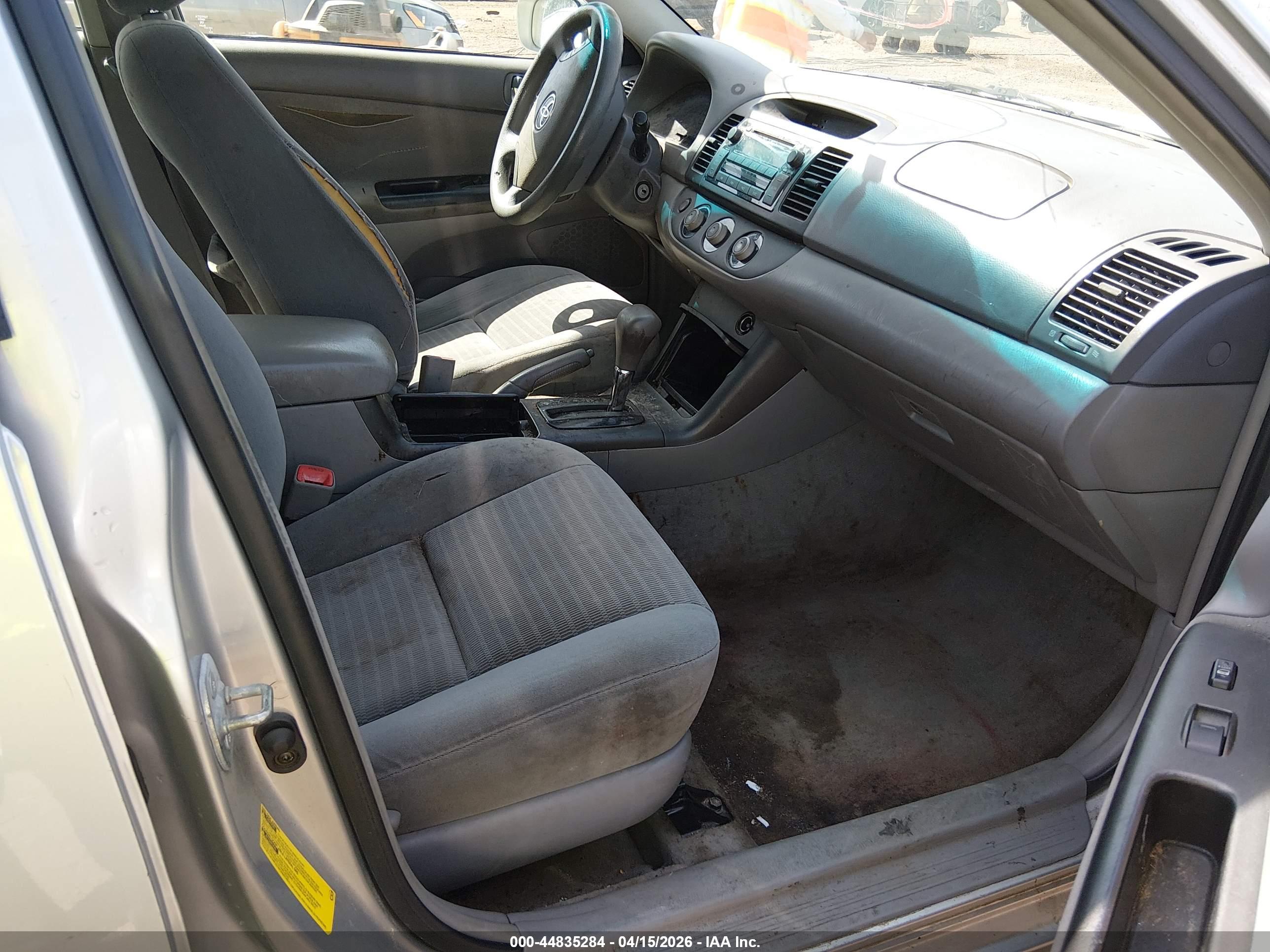 TOYOTA CAMRY image 5