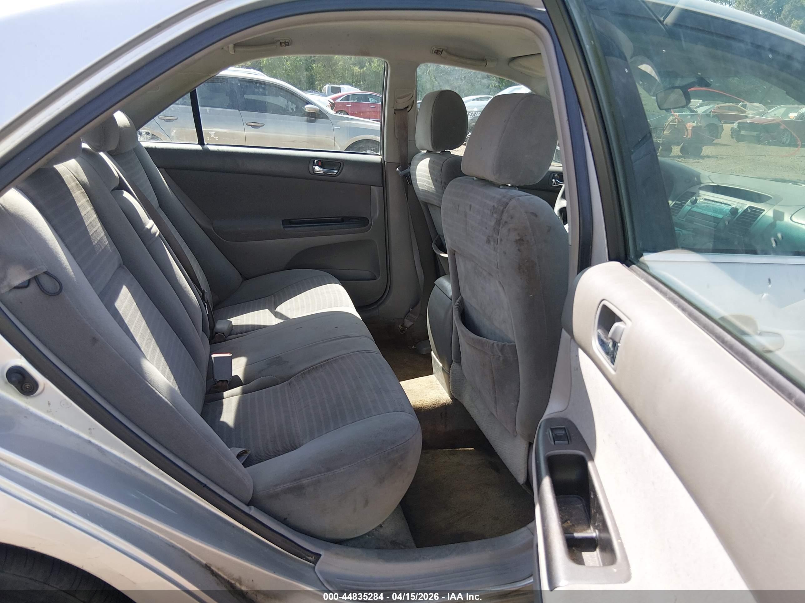 TOYOTA CAMRY image 8