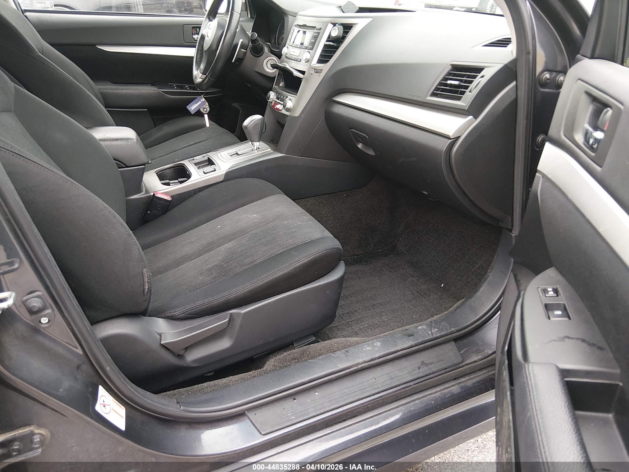 SUBARU LEGACY image 5